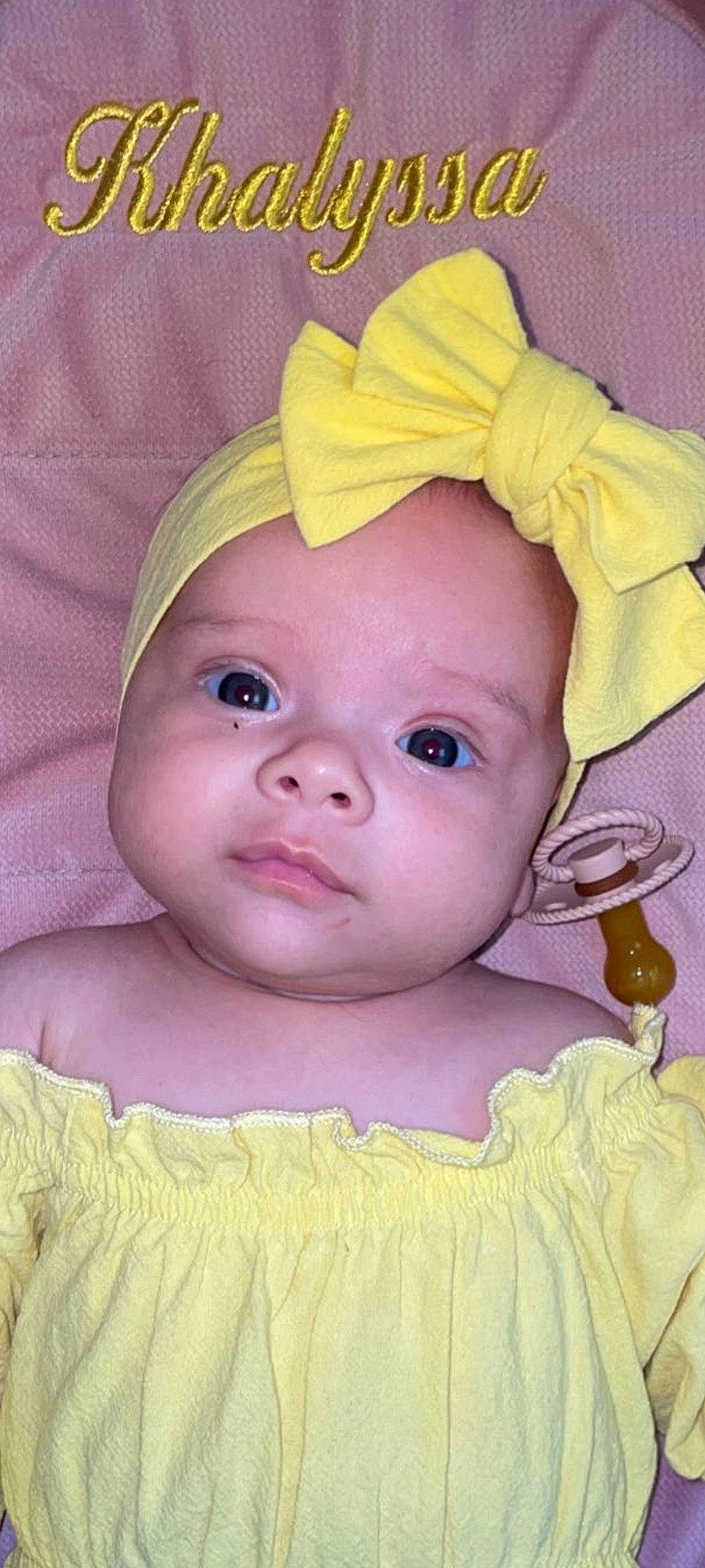 Khalyssa participe au concours pour gagner de l'argent avec cette photo : baby, baby_toddler_clothing, cheek, child, chin, costume_hat, eye, eyebrow, eyelash, happy, head, headgear, human_body, iris, lip, magenta, person, pink, product, skin