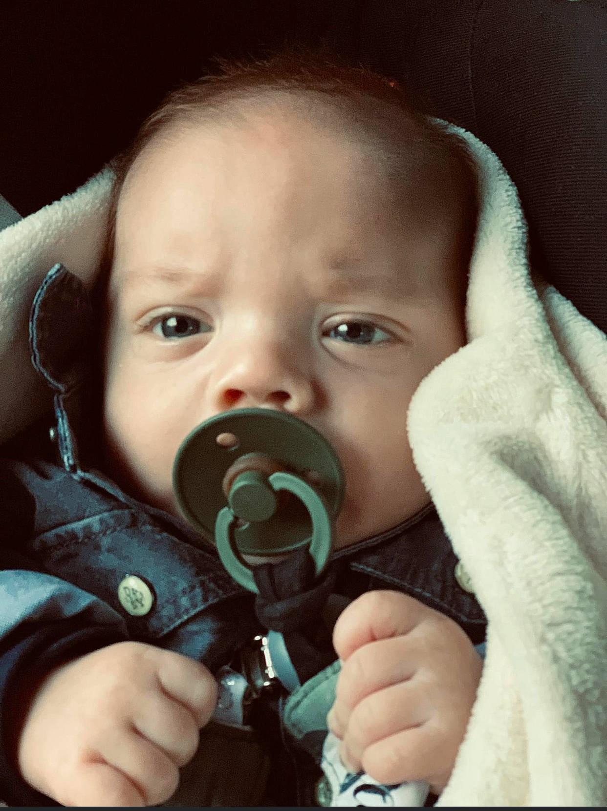 Isaac participe au concours pour gagner de l'argent avec cette photo : baby, baby_toddler_clothing, cheek, child, close_up, comfort, ear, eyebrow, eyelash, finger, flash_photography, happy, human_body, iris, lip, mouth, nail, nose, person, skin