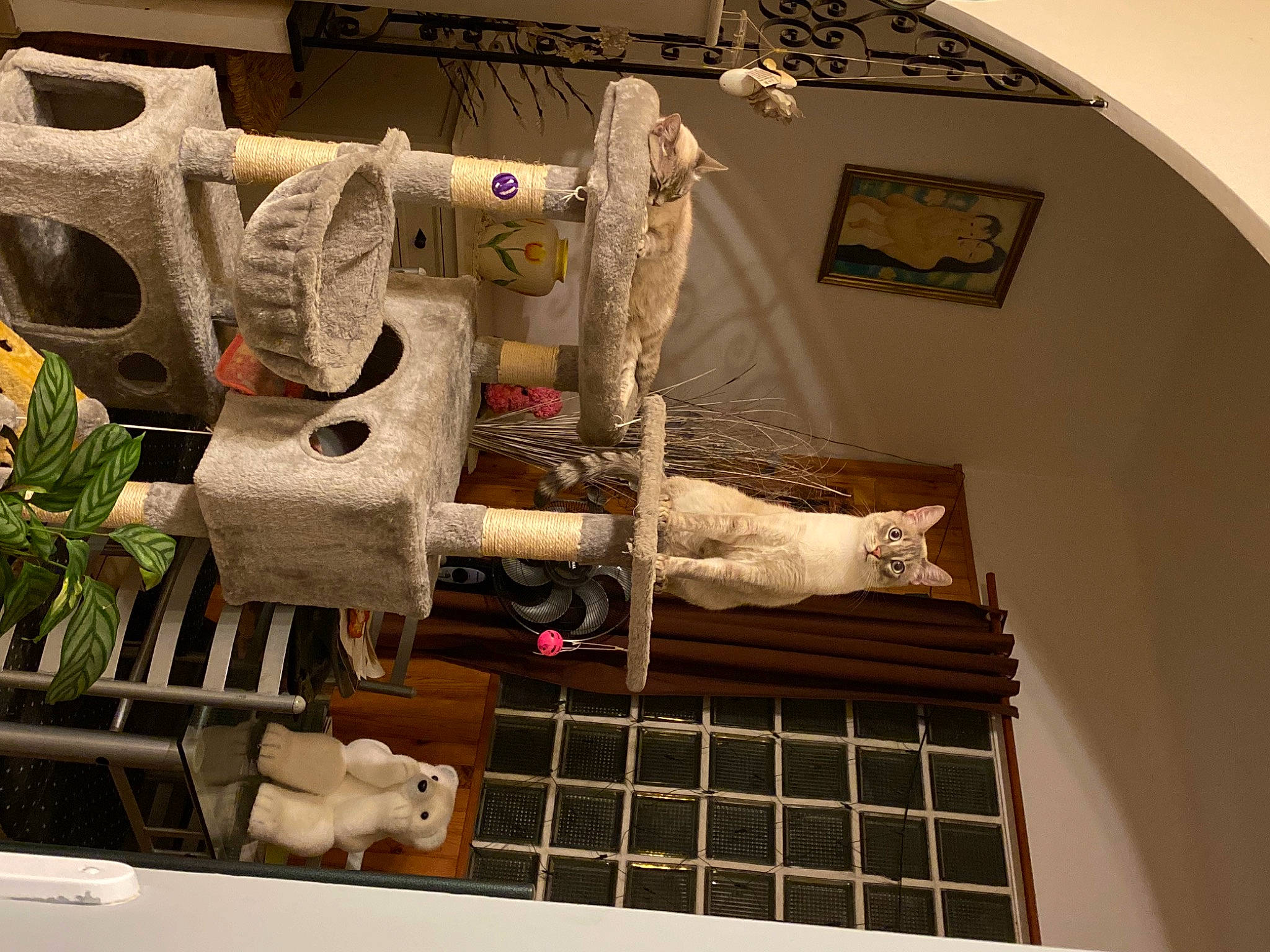 Ptit Coeur a rejoint le concours — aidez-le/la à gagner de superbes lots ! art, building, carmine, collection, engineering, font, hardwood, house, interior_design, machine, metal, plant, room, sculpture, visual_arts, wood, world