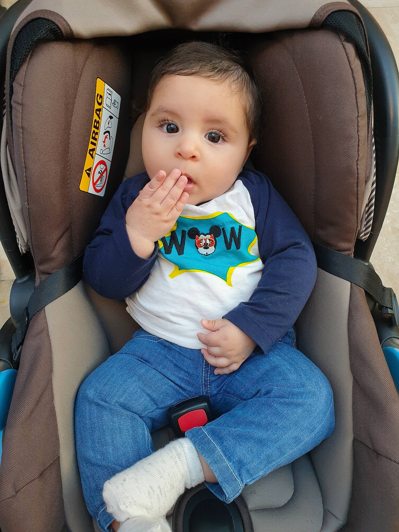 Ewan participe au concours pour gagner de l'argent avec cette photo : baby, baby_carriage, baby_in_car_seat, baby_products, car_seat, car_seat_cover, child, comfort, person, product, sitting, toddler