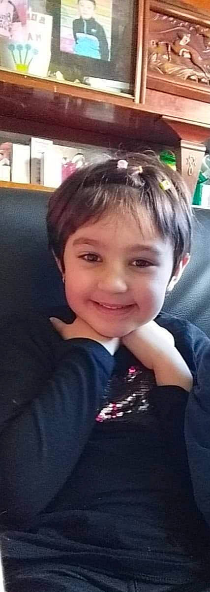 Lylou a rejoint le concours — aidez-le/la à gagner de superbes lots ! bangs, black_hair, brown_hair, cheek, child, chin, cool, eye, eyebrow, face, facial_expression, forehead, hair, hairstyle, head, joy, nose, person, skin, smile