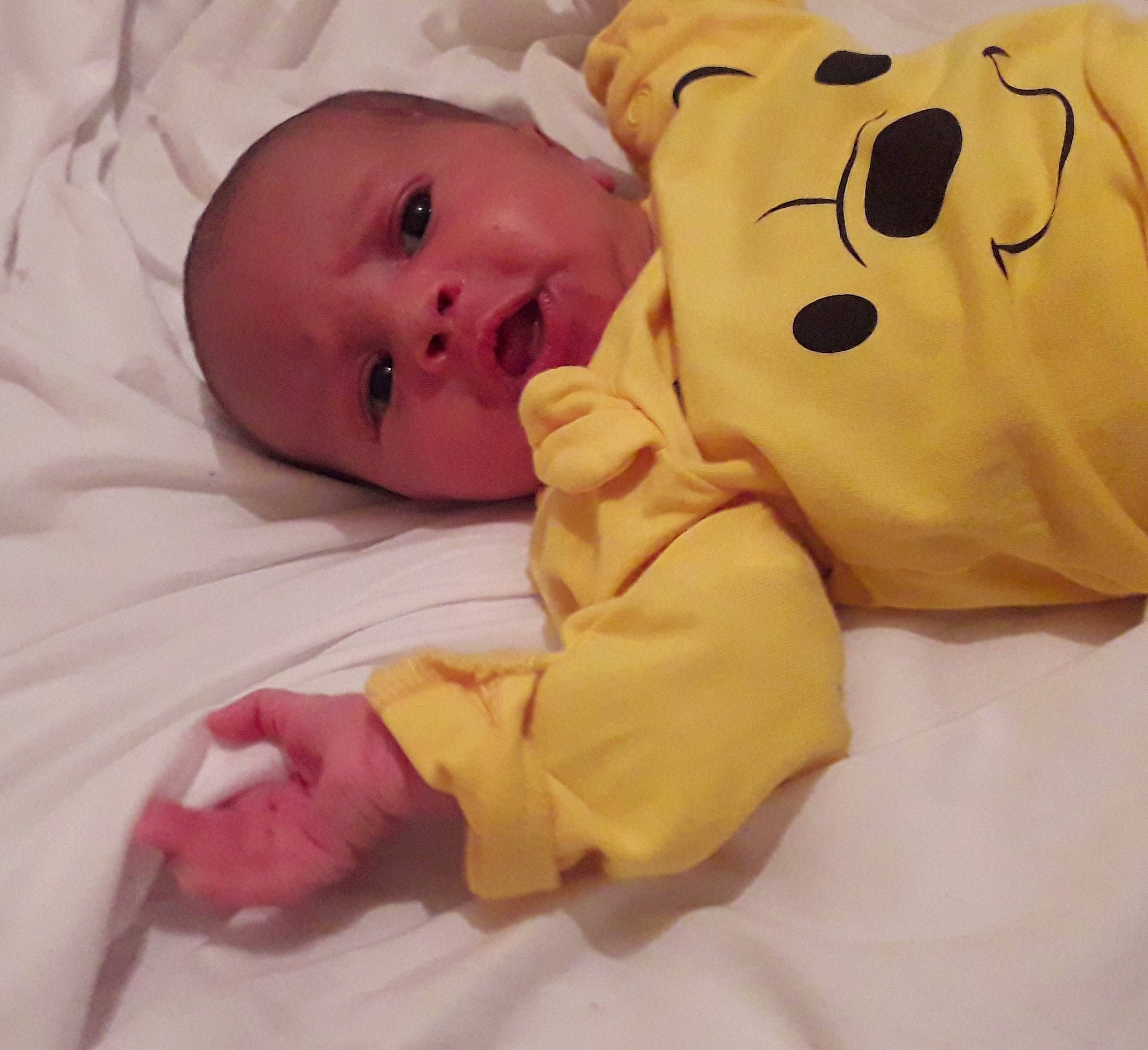 Christine participe au concours pour gagner de l'argent avec cette photo : baby, baby_products, baby_safety, baby_sleeping, baby_toddler_clothing, bedtime, cheek, child, comfort, face, happy, linens, nose, person, room, skin, sleep, sleeve, textile, toddler