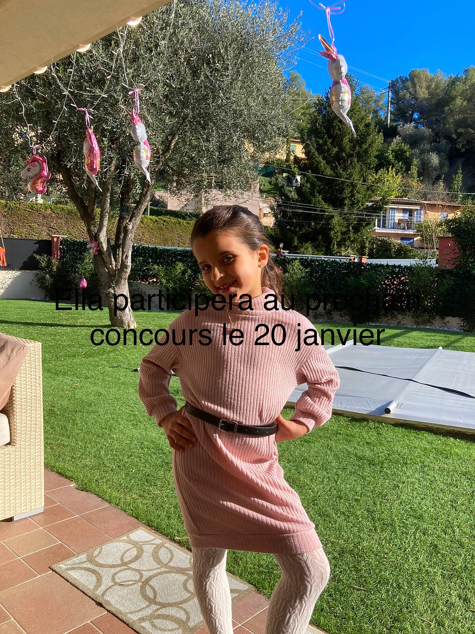 Ella participe au concours pour gagner de l'argent avec cette photo : barefoot, beauty, dance, grass, happy, human_leg, joy, knee, lawn, leisure, morning, people_in_nature, person, plant, shoulder, sky, sportswear, summer, thigh, tree