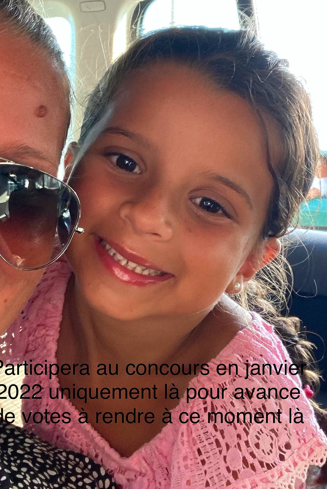 Ella participe au concours pour gagner de l'argent avec cette photo : cheek, chin, cool, eye, eyebrow, eyelash, face, forehead, goggles, hairstyle, happy, head, iris, joy, lip, neck, nose, person, pink, skin