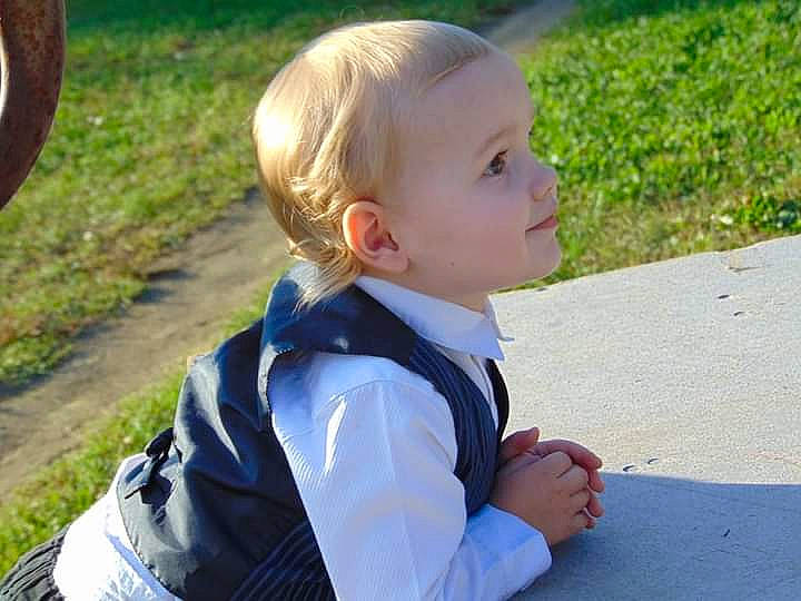 Oakley is registered to the contest to win money with this photo: baby, blond, child, electric_blue, fun, grass, grass_family, happy, lawn, leaf, leisure, people_in_nature, person, public_space, recreation, sitting, sleeve, summer, toddler, tree