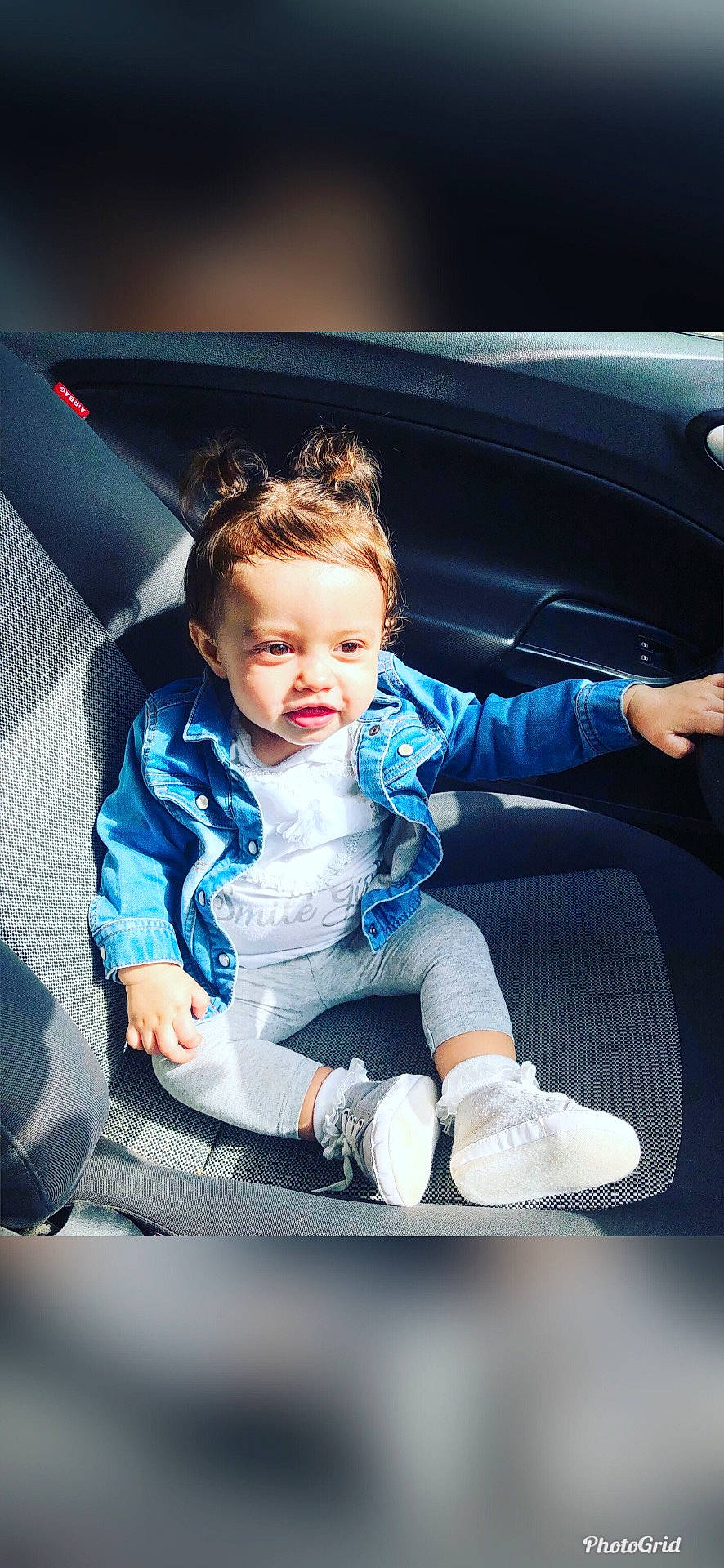 Mia participe au concours pour gagner de l'argent avec cette photo : automotive_design, blue, boy, car, child, cool, fun, girl, material, person, photograph, photography, product, smile, toddler, vehicle