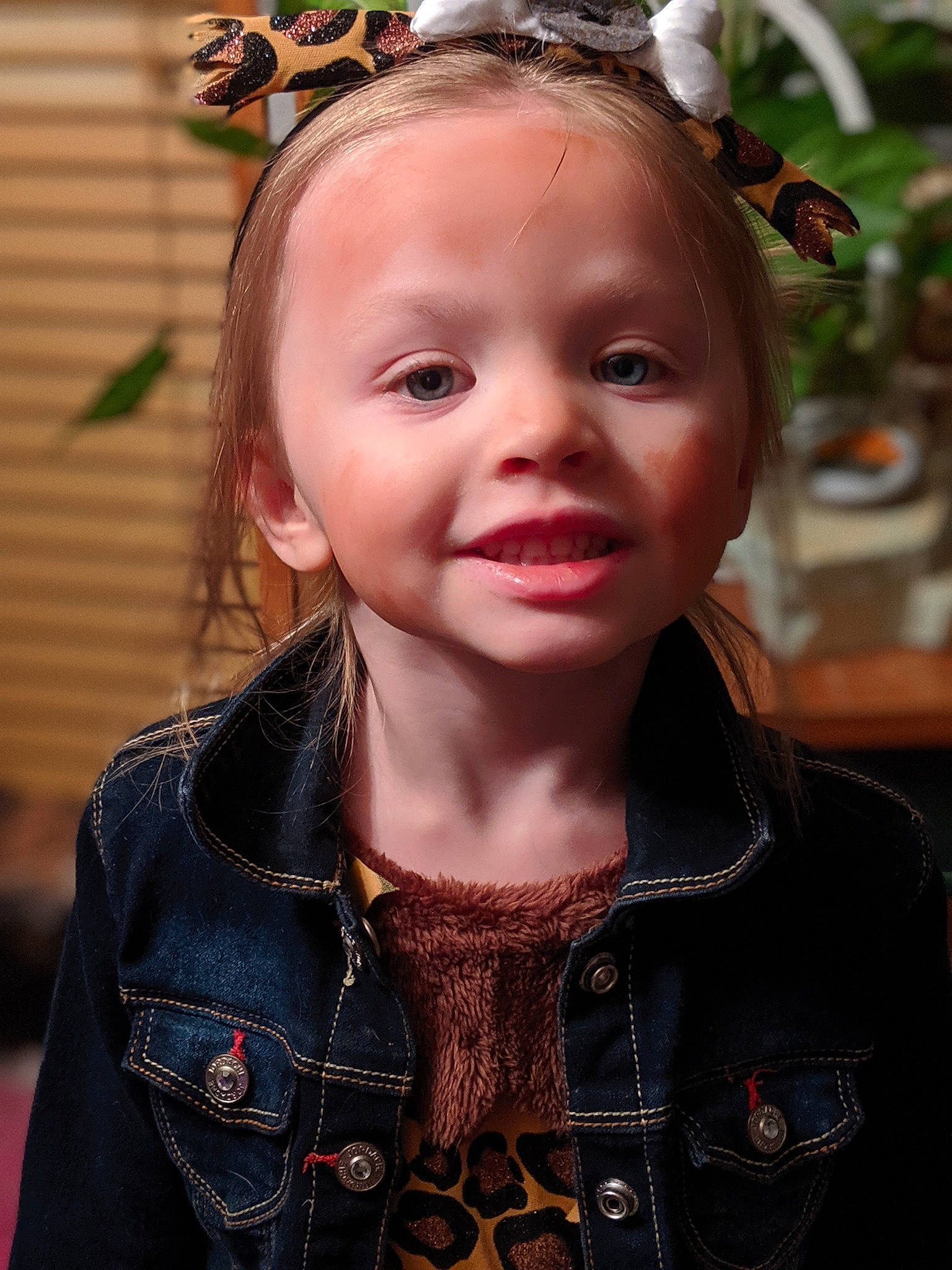 Averie joined the competition — help win amazing prizes! child, child_model, ear, eye, face, fashion_accessory, fawn, forehead, hair, hair_accessory, hairstyle, head, headband, headgear, headpiece, person, smile