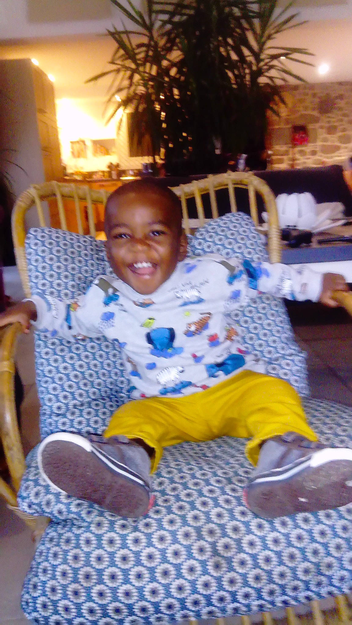 Nolan participe au concours pour gagner de l'argent avec cette photo : child, day, fun, infant, joy, pattern, person, play, product, sitting, textile, toddler, vacation, yellow