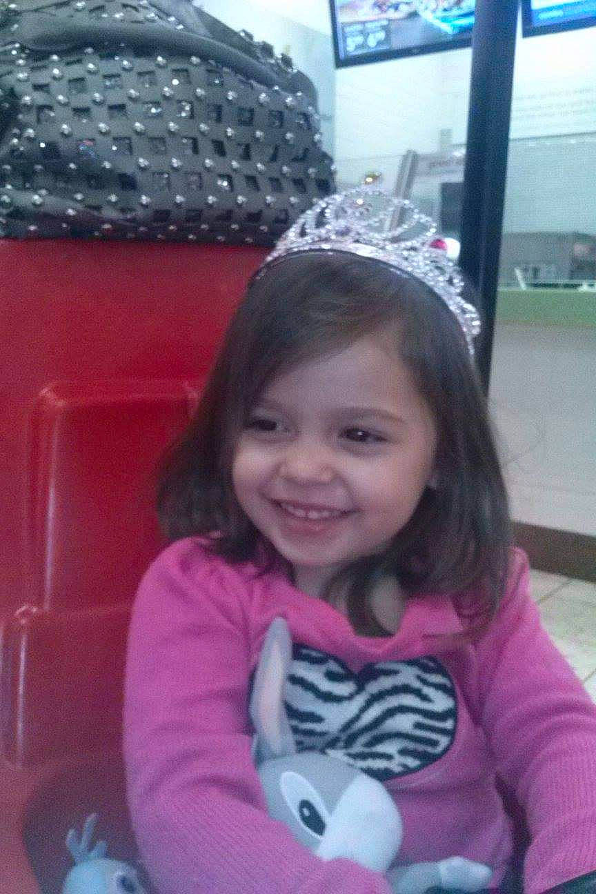 Aiyana is registered to the contest to win money with this photo: baby, baby_toddler_clothing, child, display_device, flat_panel_display, hair_accessory, happy, headband, headpiece, joy, led_backlit_lcd_display, long_sleeved_t_shirt, person, pink, silver, stuffed_toy, television_set, tiara, toddler, toy