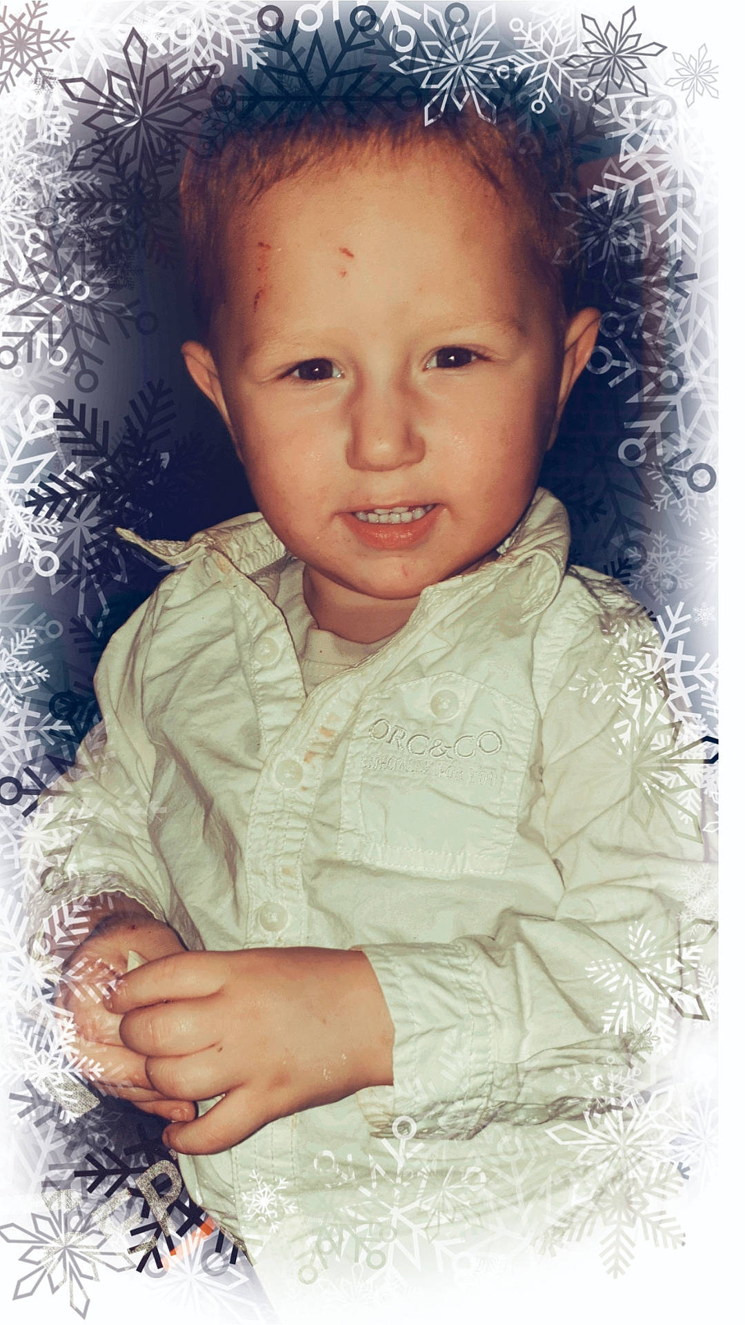 Loutaine a rejoint le concours — aidez-le/la à gagner de superbes lots ! baby_toddler_clothing, cheek, child, child_model, chin, ear, eye, eyebrow, eyelash, forehead, hairstyle, iris, lip, nail, organ, person, portrait, portrait_photography, skin, sleeve