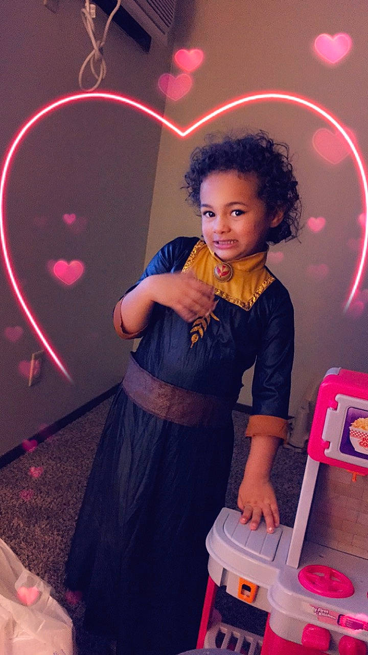 Santana is registered to the contest to win money with this photo: child, child_model, magenta, person, pink, play, smile, space, toddler, toy