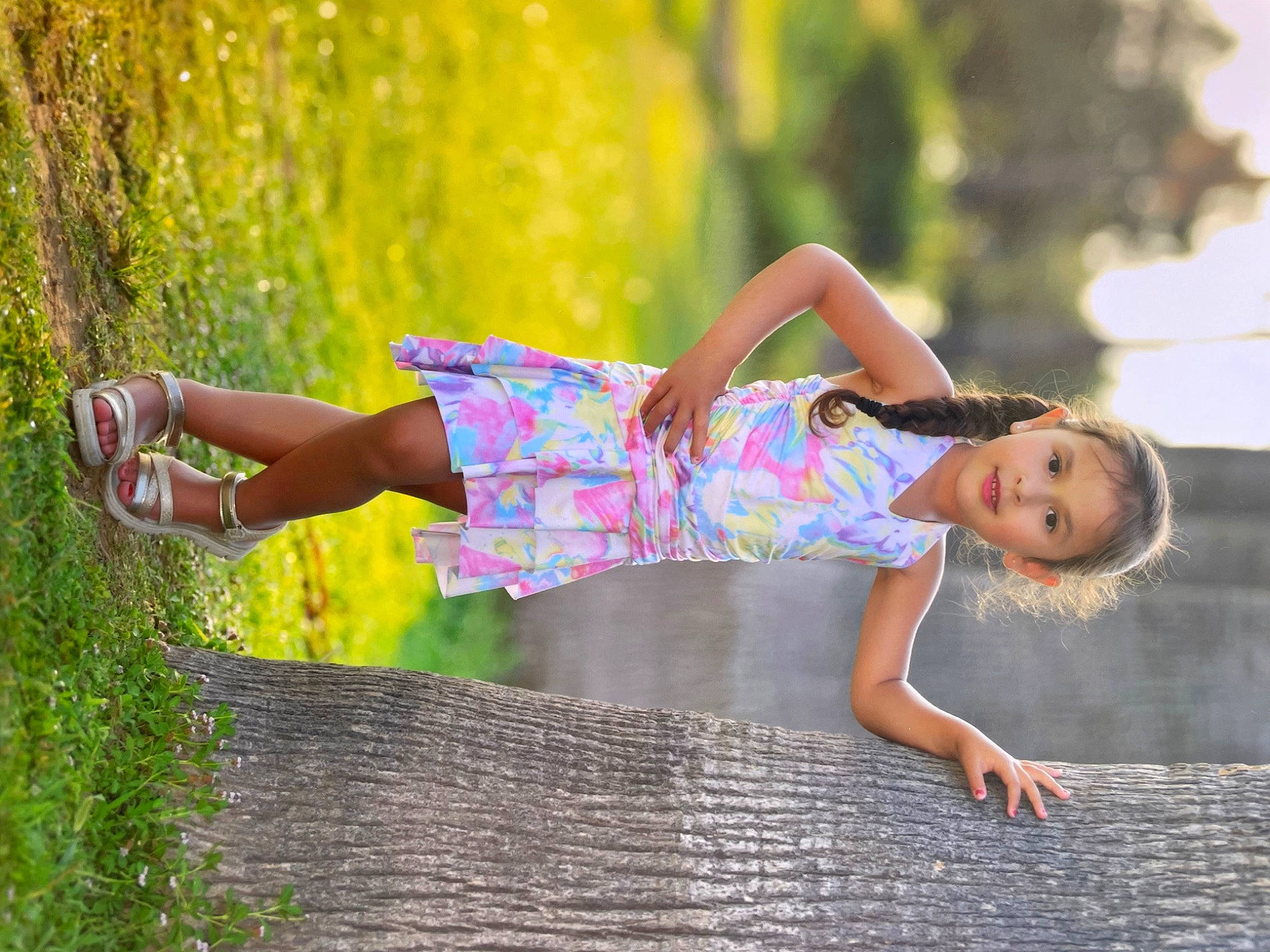 Maddy a rejoint le concours — aidez-le/la à gagner de superbes lots ! beauty, dress, footwear, fun, grass, green, happy, human_leg, joint, leg, leisure, people_in_nature, person, plant, recreation, shoe, sneakers, thigh, tree, waist