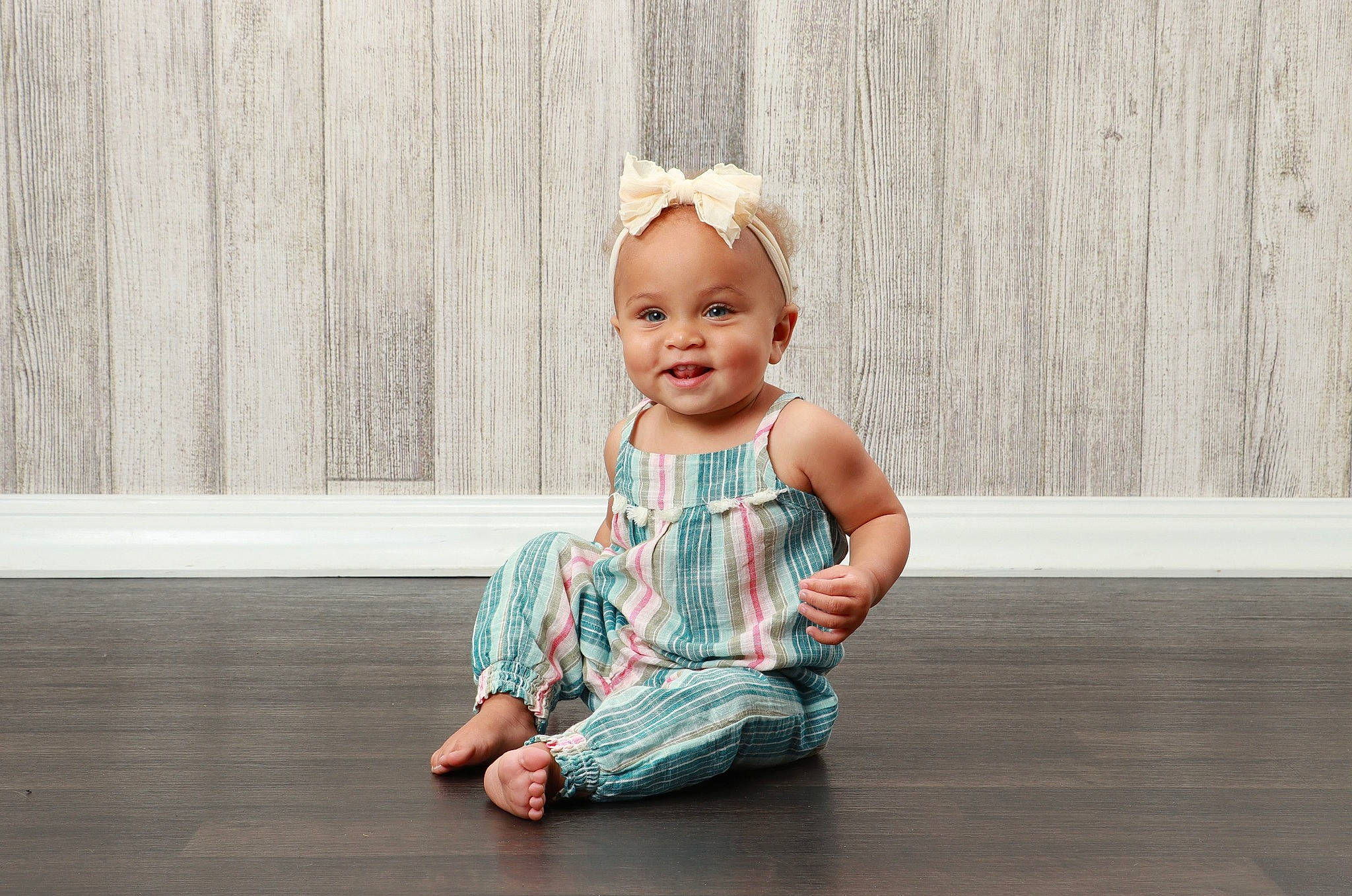 Emilah is registered to the contest to win money with this photo: baby, baby_toddler_clothing, face, flash_photography, floor, flooring, fun, grey, happy, joint, joy, leisure, person, pink, shoulder, skin, sleeve, smile, standing, t_shirt