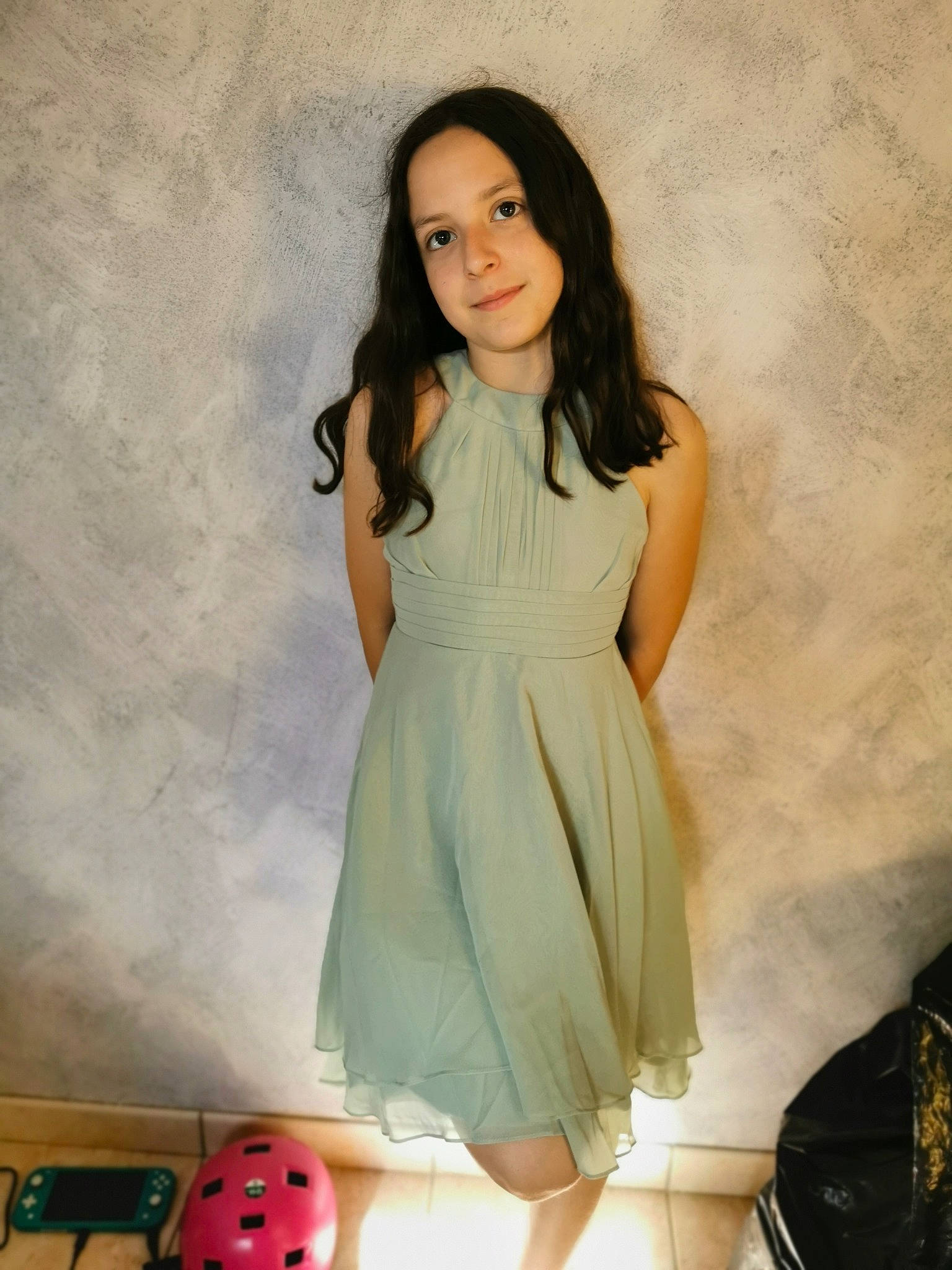 Camille participe au concours pour gagner de l'argent avec cette photo : arm, day_dress, dress, face, fashion_design, fashion_model, flash_photography, hair, head, joint, joy, knee, leg, neck, one_piece_garment, person, shoulder, skin, sleeve, textile