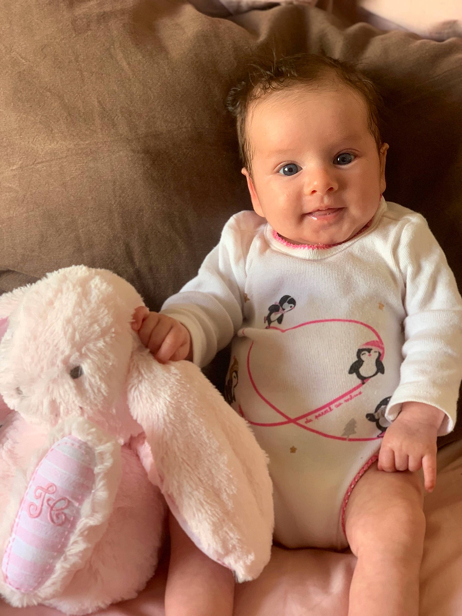 Naelle a rejoint le concours — aidez-le/la à gagner de superbes lots ! abdomen, baby, cheek, child, ear, face, head, joy, person, pink, product, sibling, skin, smile, stuffed_toy, teddy_bear, toddler, toy