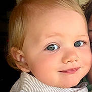 Gabin participe au concours pour gagner de l'argent avec cette photo : toddler, child, face, blue_eyes, smile, portrait, close_up, blond_hair, cute, baby, young_child, indoor, striped_shirt, skin, person, head_and_shoulders, expression, looking_at_camera, innocence, warm_lighting