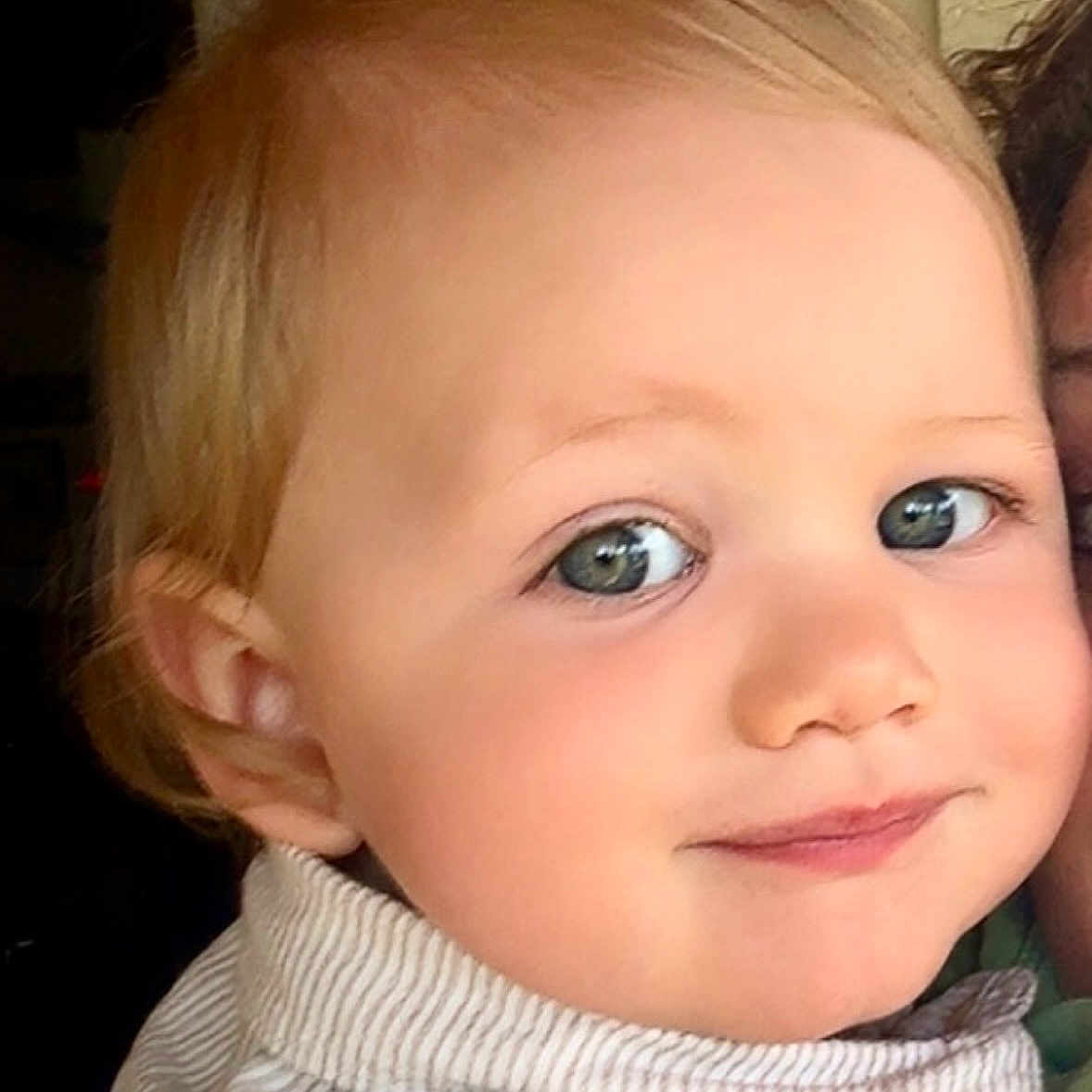 Gabin participe au concours pour gagner de l'argent avec cette photo : toddler, child, face, blue_eyes, smile, portrait, close_up, blond_hair, cute, baby, young_child, indoor, striped_shirt, skin, person, head_and_shoulders, expression, looking_at_camera, innocence, warm_lighting