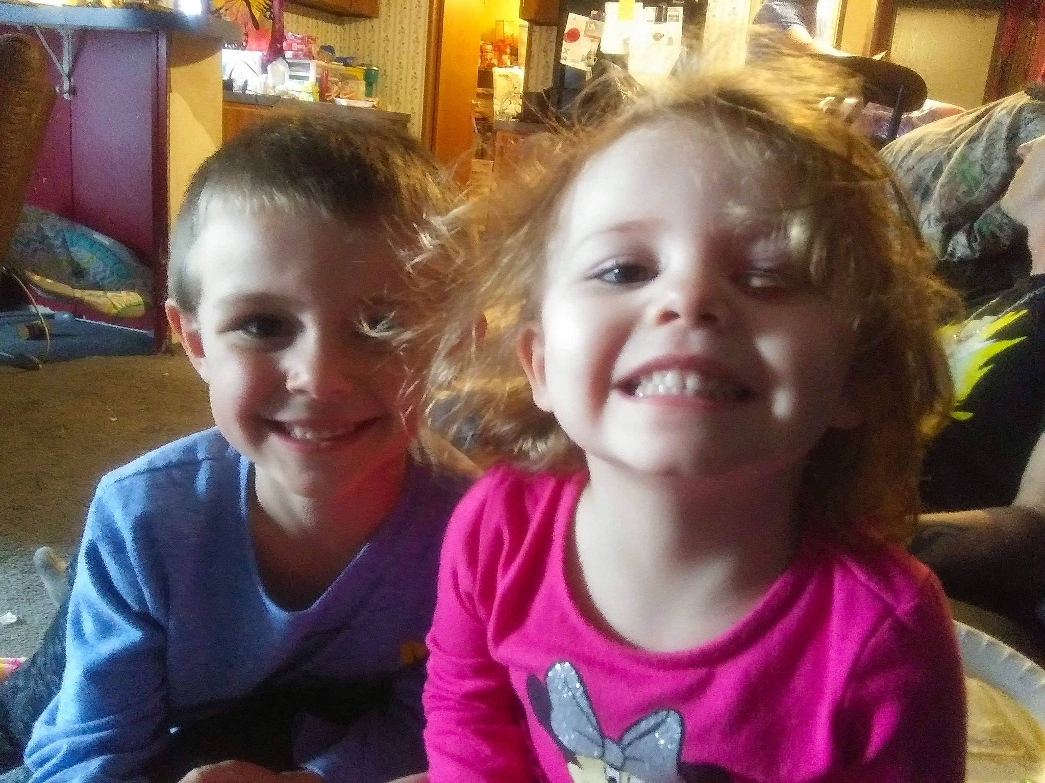 Linda is registered to the contest to win money with this photo: cheek, child, ear, face, facial_expression, friendship, fun, happy, head, joy, laugh, leisure, mouth, nose, organ, people, person, play, sibling, smile