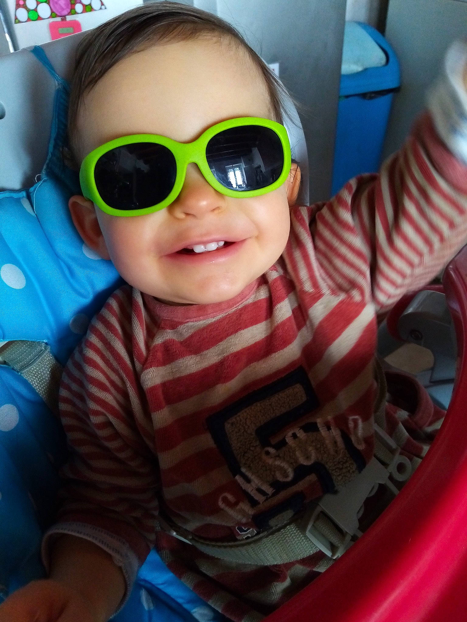 Djulyan a rejoint le concours — aidez-le/la à gagner de superbes lots ! baby, child, cool, eyewear, fun, glasses, goggles, person, personal_protective_equipment, photography, smile, sunglasses, toddler, vision_care