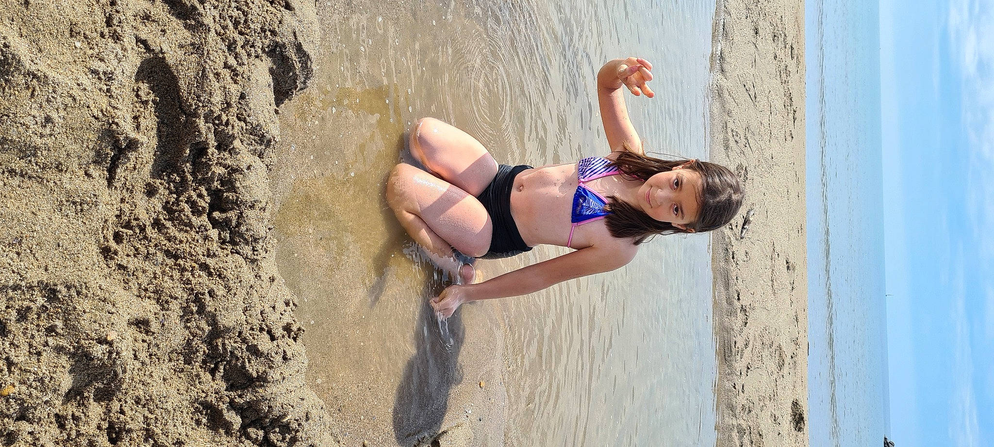 Oceane a rejoint le concours — aidez-le/la à gagner de superbes lots ! beach, brassiere, elbow, flash_photography, fun, happy, human_leg, joy, knee, landscape, leisure, people_in_nature, people_on_beach, person, recreation, sand, shorts, swimwear, thigh, trunk