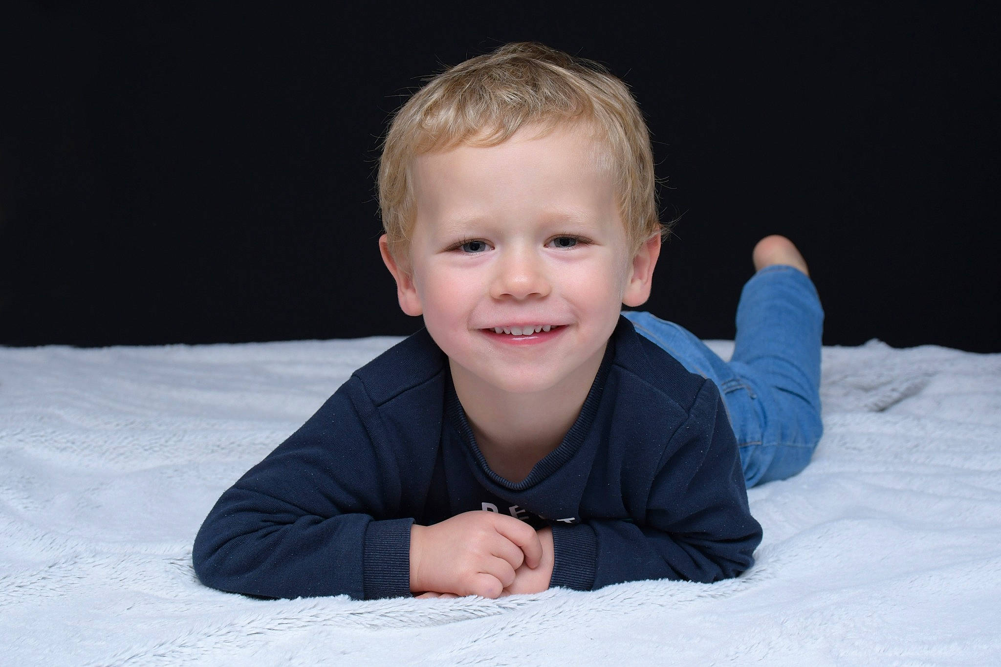 Jordan participe au concours pour gagner de l'argent avec cette photo : baby, baby_toddler_clothing, cheek, comfort, electric_blue, eye, eyebrow, finger, flash_photography, fun, gesture, hand, happy, human_body, iris, joy, nose, person, skin, sleeve