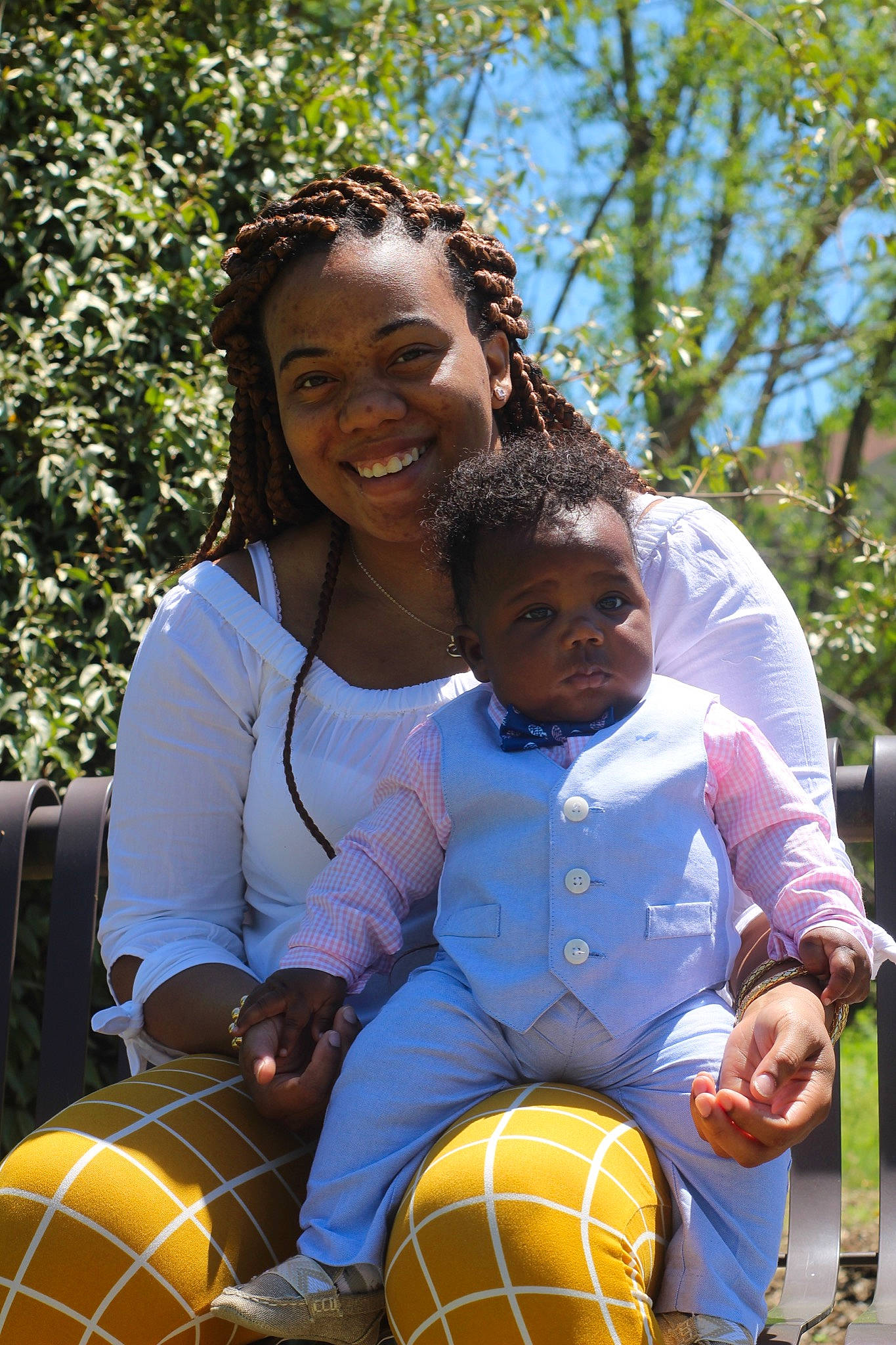 Hagen is registered to the contest to win money with this photo: ball, child, daughter, family, fun, happy, joy, leisure, people, person, photography, plant, play, recreation, smile, toddler, tree, vacation