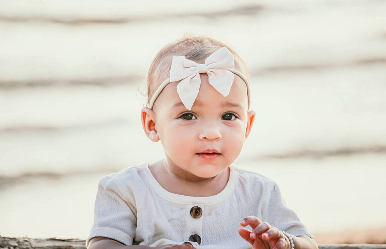 Kapri is registered to the contest to win money with this photo: baby, baby_toddler_clothing, cap, cheek, eye, eyewear, fashion_accessory, flash_photography, glasses, goggles, grass, happy, headgear, headwear, lip, person, personal_protective_equipment, sleeve, smile, sunglasses