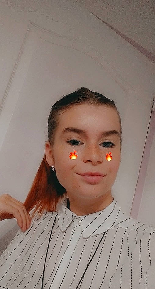 Julie a rejoint le concours — aidez-le/la à gagner de superbes lots ! cheek, chin, ear, eye, eyebrow, eyelash, face, forehead, hair, hairstyle, head, jaw, joy, lip, nose, person