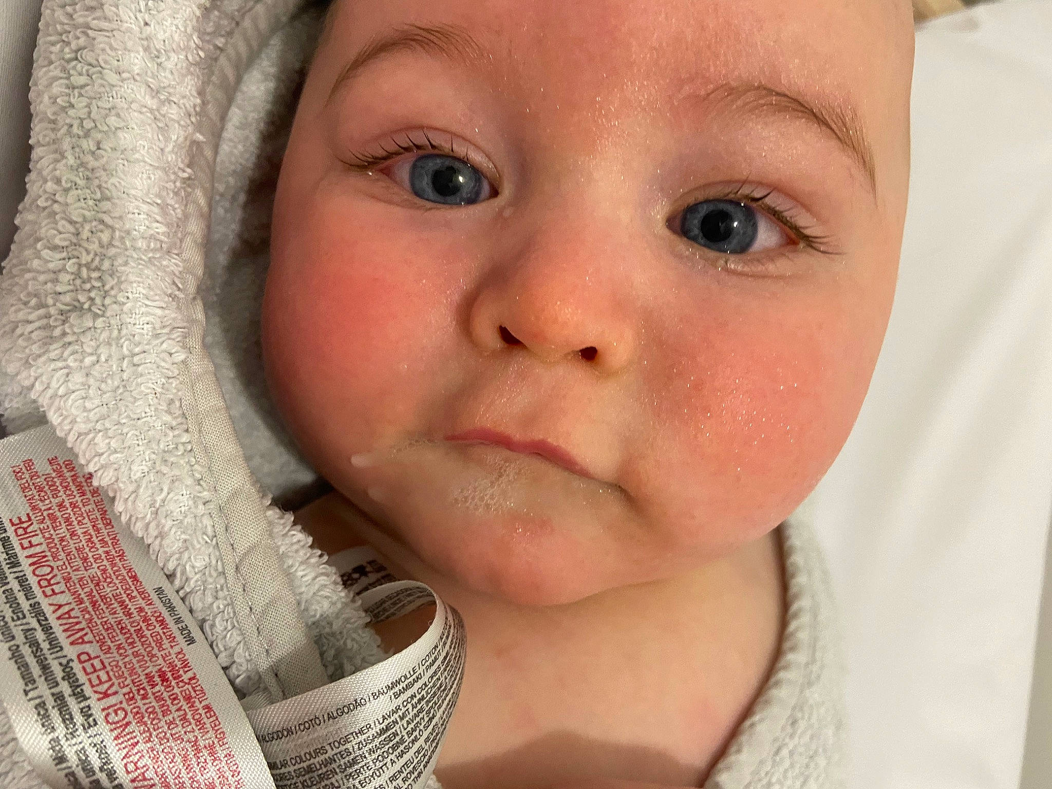 Raphael participe au concours pour gagner de l'argent avec cette photo : baby, baby_toddler_clothing, cheek, chin, ear, eye, eyebrow, eyelash, forehead, hair, hairstyle, happy, head, human_body, iris, lip, mouth, nose, person, skin