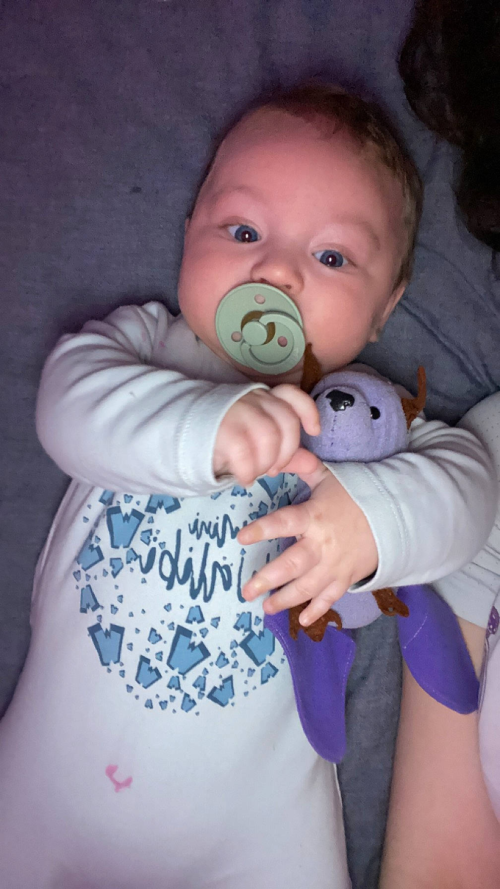 Raphael participe au concours pour gagner de l'argent avec cette photo : arm, baby, baby_sleeping, baby_toddler_clothing, cheek, child, comfort, eye, finger, gesture, hand, happy, head, iris, lip, mouth, nose, person, skin, sleeve