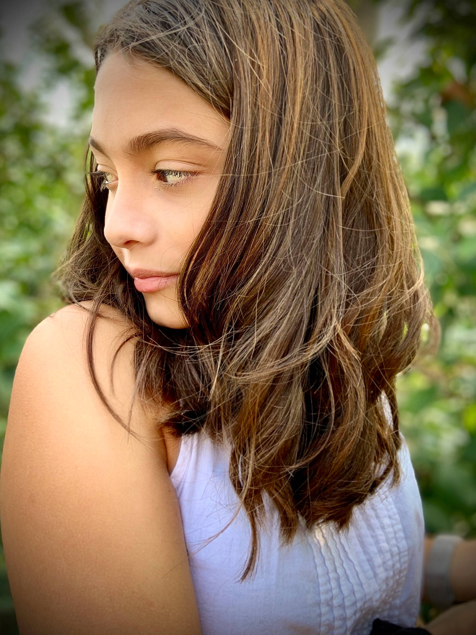 Anna-lei is registered to the contest to win money with this photo: black_hair, eye, eyebrow, eyelash, face, facial_expression, flash_photography, grass, happy, head, layered_hair, lip, long_hair, neck, people_in_nature, person, plant, shoulder, skin, smile