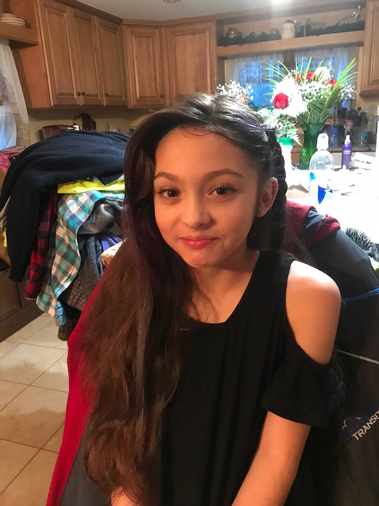 Anna-lei is registered to the contest to win money with this photo: black_hair, cool, event, eyebrow, fashion_design, flash_photography, formal_wear, fun, hairstyle, happy, head, headpiece, jewellery, joy, layered_hair, long_hair, neck, people, person, snapshot