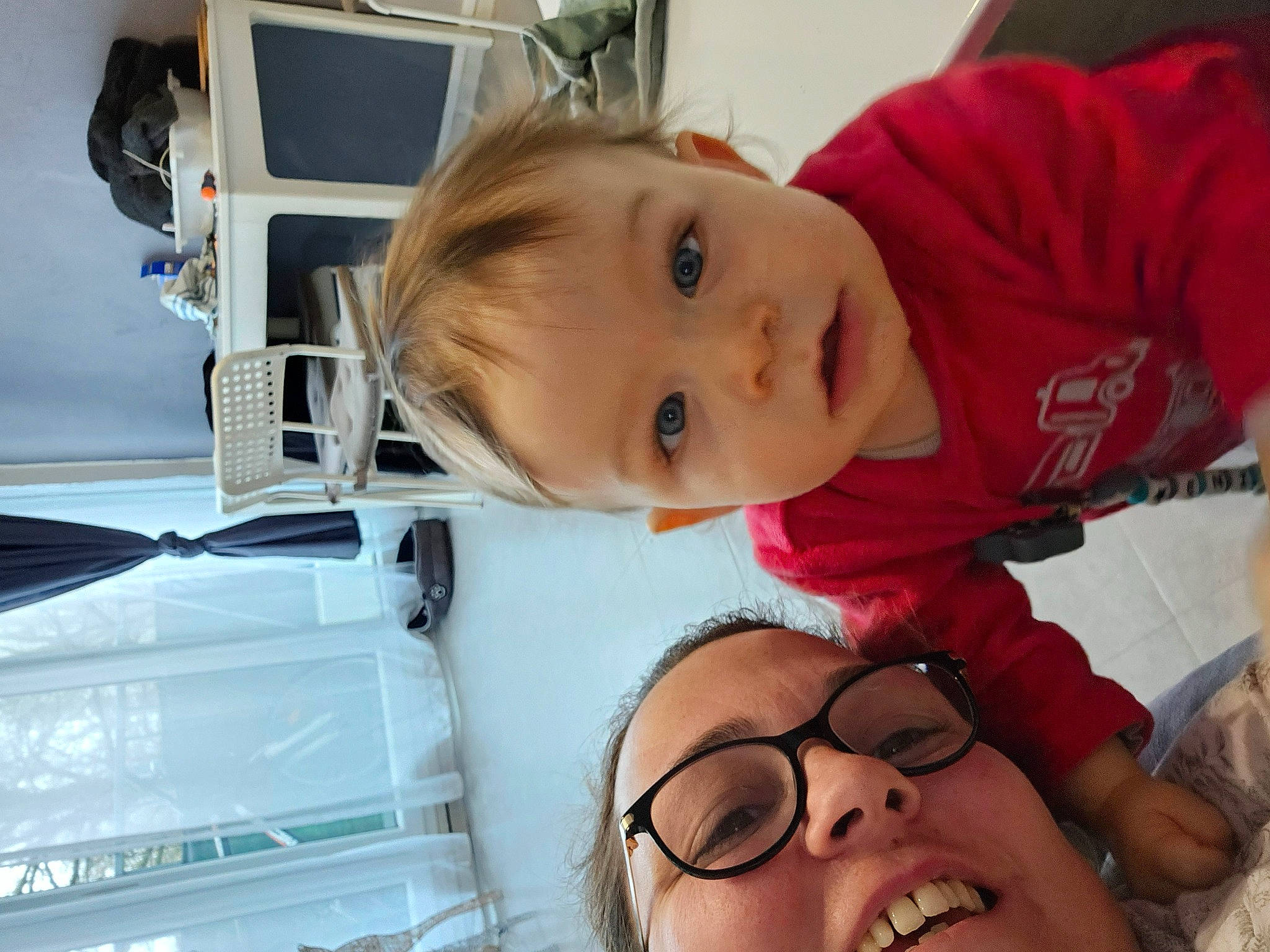 Enio participe au concours pour gagner de l'argent avec cette photo : baby, cheek, child, event, eyelash, face, facial_expression, fun, hairstyle, happy, head, iris, mouth, nose, organ, person, product, room, skin, smile