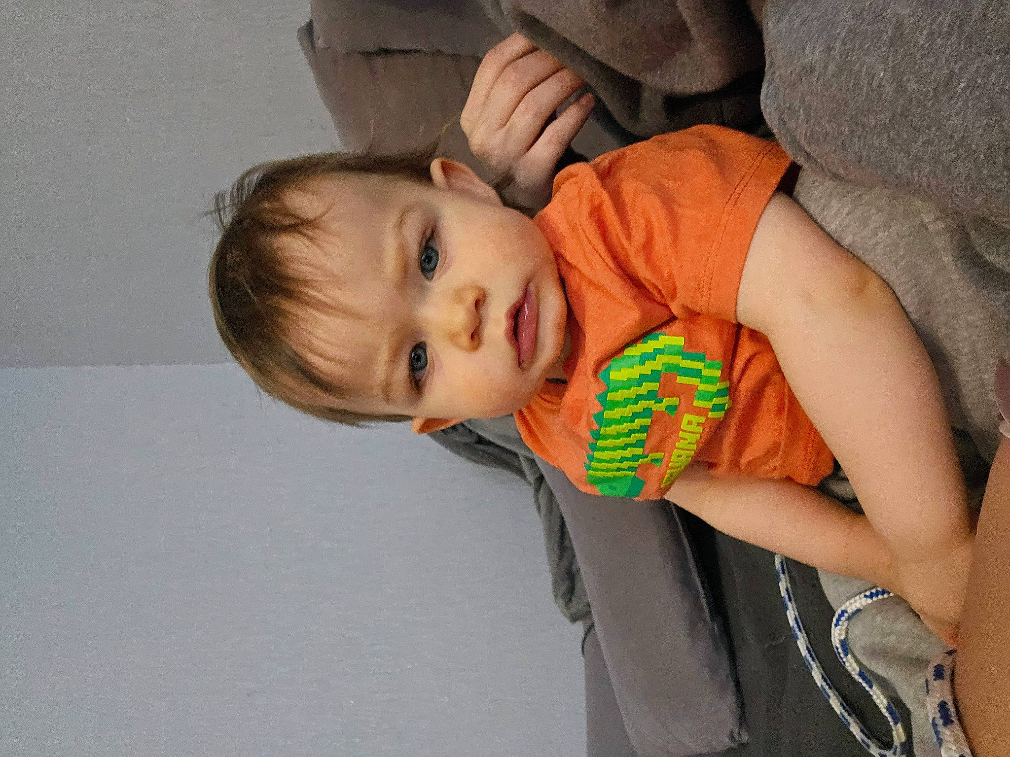 Enio a rejoint le concours — aidez-le/la à gagner de superbes lots ! abdomen, baby, baby_toddler_clothing, child, comfort, elbow, finger, fun, hand, happy, human_body, joint, nail, neck, pattern, person, shoulder, skin, thigh, toddler