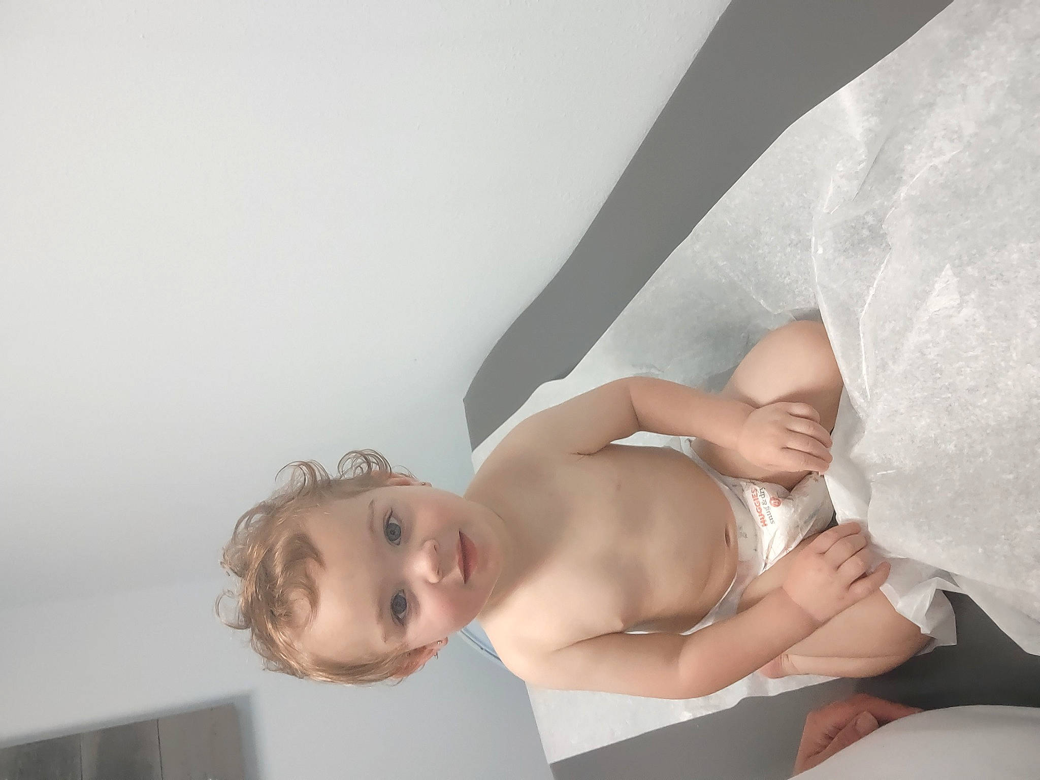 Luis is registered to the contest to win money with this photo: abdomen, barechested, black_hair, chest, comfort, elbow, eyelash, flash_photography, gesture, human_body, human_leg, joint, knee, leg, neck, person, shoulder, skin, stomach, thigh