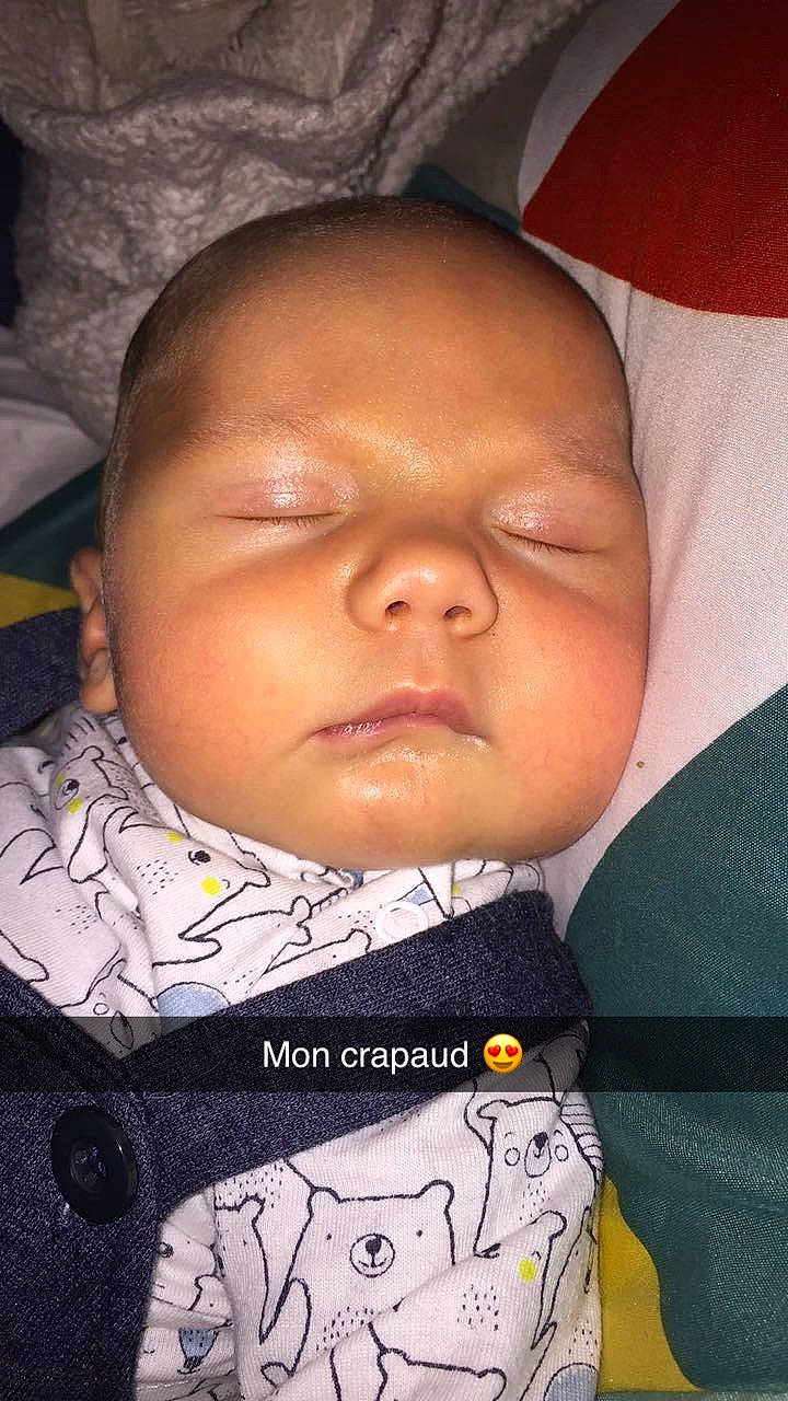 Emylio a rejoint le concours — aidez-le/la à gagner de superbes lots ! baby, cheek, child, chin, ear, face, forehead, head, lip, mouth, nose, person, skin, sleep, toddler