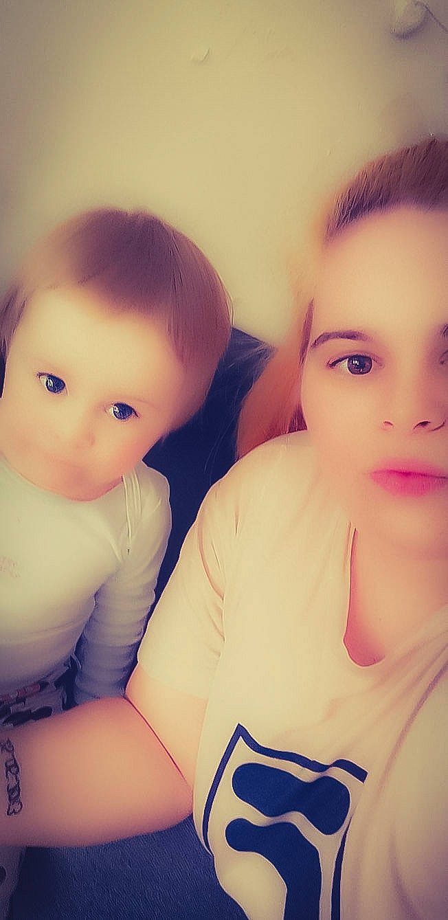 Inaya participe au concours pour gagner de l'argent avec cette photo : baby, beauty, cheek, child, chin, eye, eyebrow, face, forehead, hair, head, human, iris, lip, nose, organ, people, person, selfie, skin