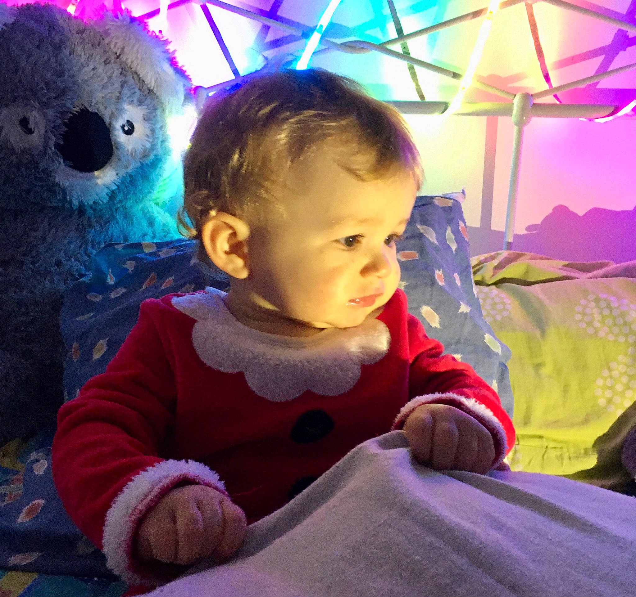 Gabriel a rejoint le concours — aidez-le/la à gagner de superbes lots ! baby, baby_toddler_clothing, blue, cheek, cool, eye, facial_expression, fun, hairstyle, happy, head, human, light, nose, people, person, pink, product, purple, skin