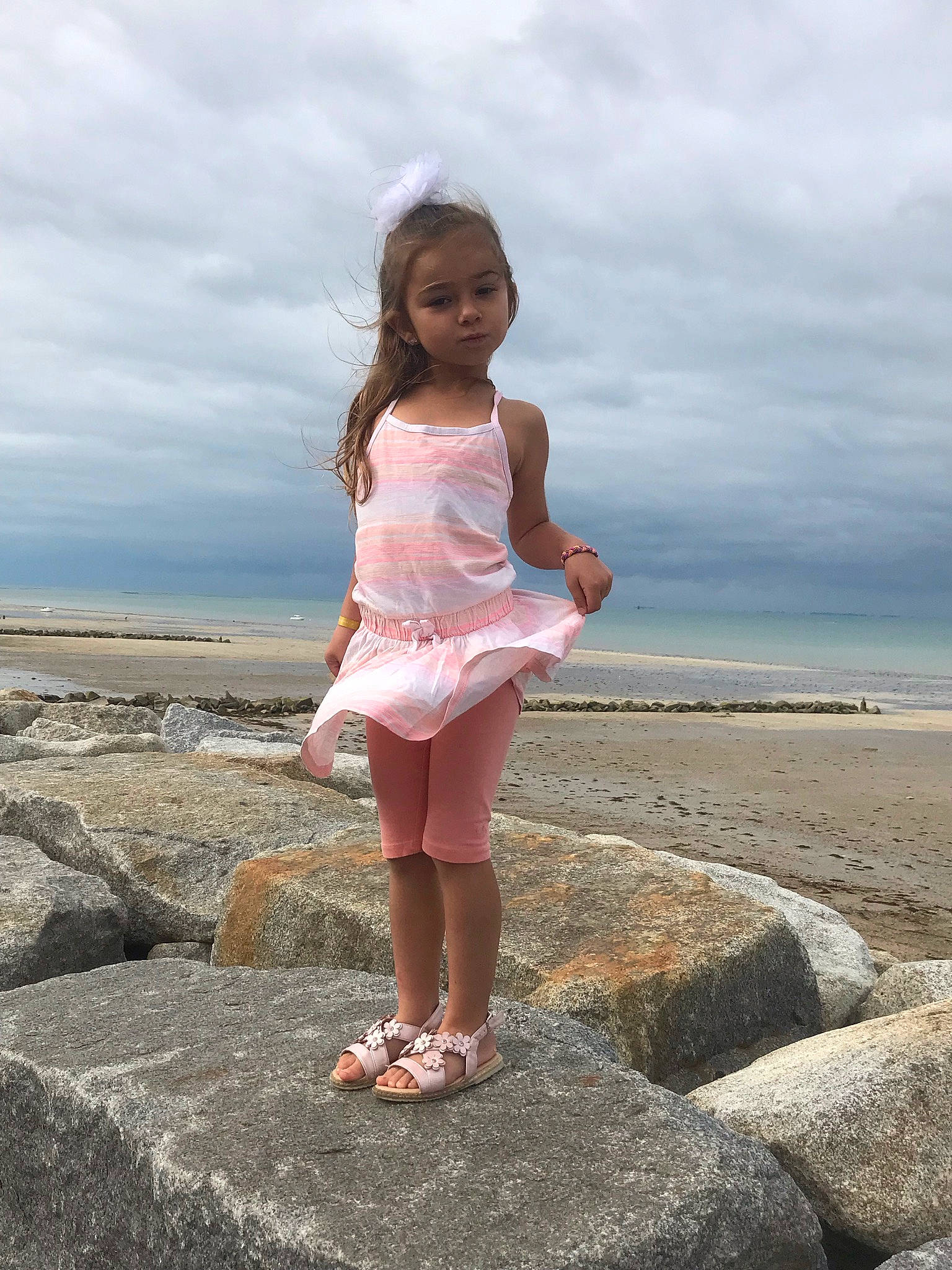 Elizea participe au concours pour gagner de l'argent avec cette photo : azure, blond, cloud, coastal_and_oceanic_landforms, dress, flash_photography, fun, happy, horizon, human_leg, landscape, leisure, long_hair, people_in_nature, person, sky, standing, thigh, travel, wind_wave