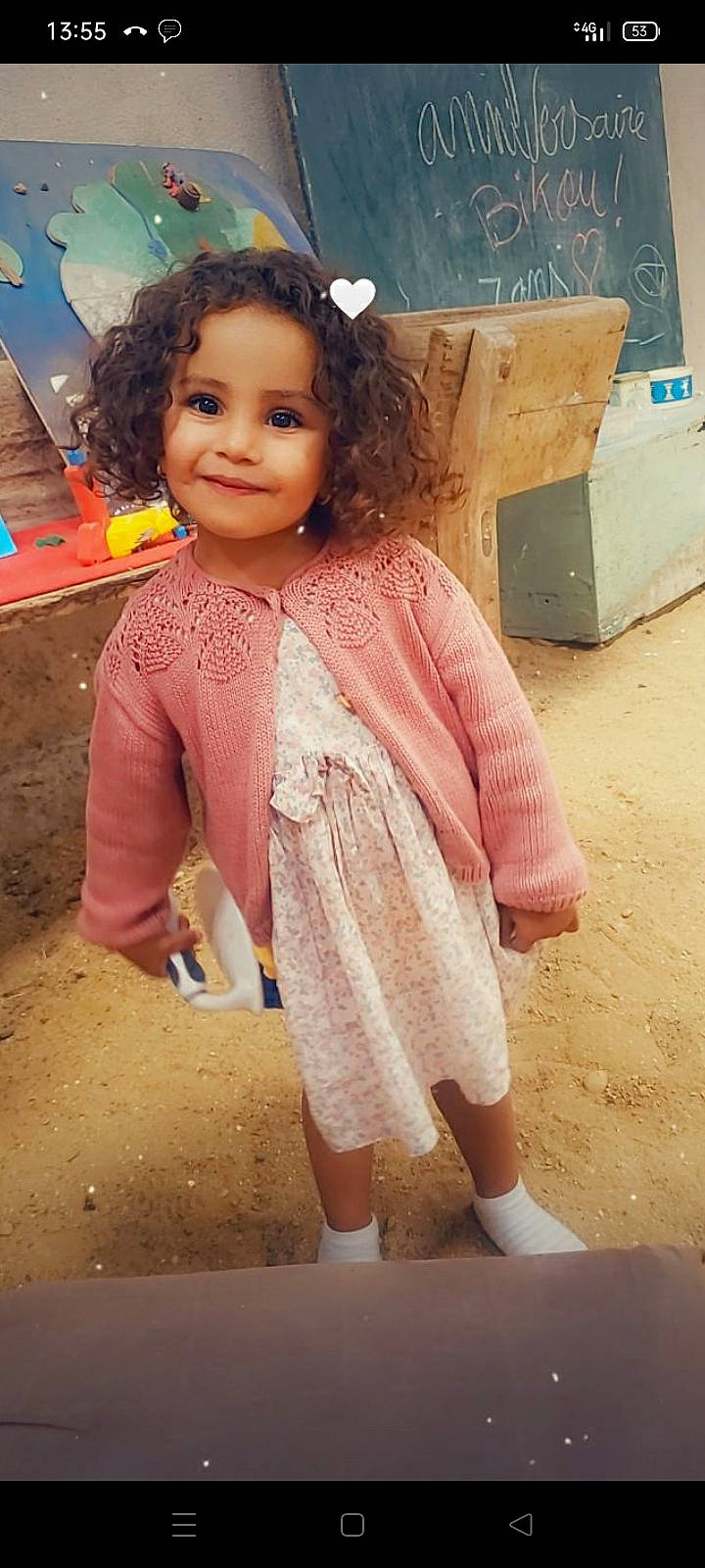 Jasmine a rejoint le concours — aidez-le/la à gagner de superbes lots ! baby_toddler_clothing, carton, child, chin, dress, eye, face, fashion_design, flash_photography, fun, hair, happy, head, human_body, joy, magenta, person, shipping_box, skin, sleeve