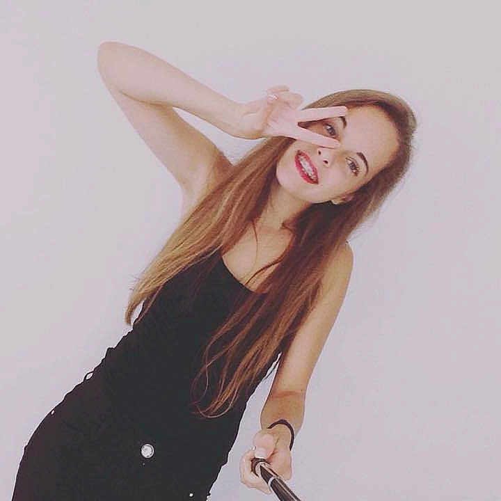 Lorine a rejoint le concours — aidez-le/la à gagner de superbes lots !