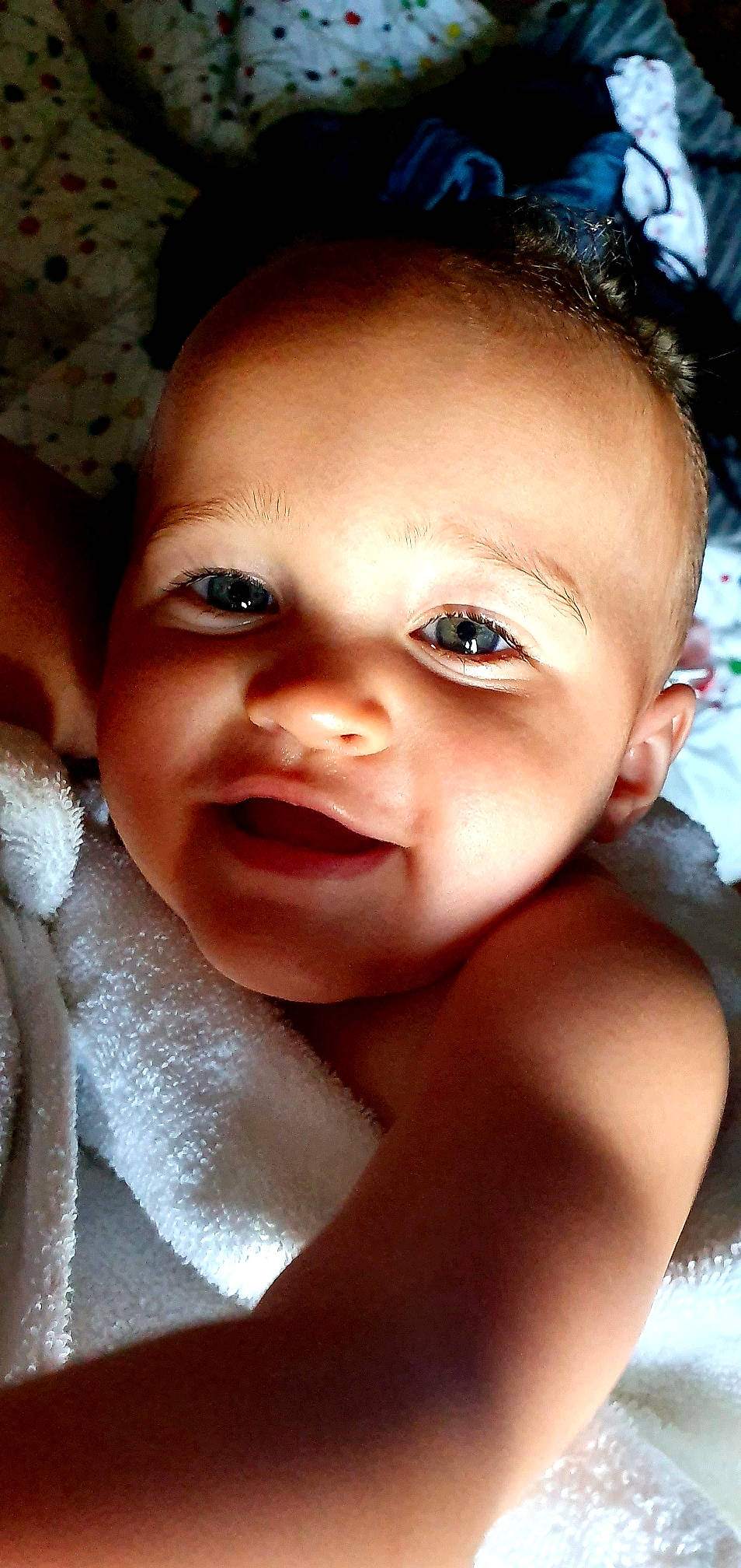 Rebecca a rejoint le concours — aidez-le/la à gagner de superbes lots ! baby, baby_making_funny_faces, beauty, cheek, child, chin, close_up, eye, eyebrow, face, facial_expression, forehead, head, headwear, lip, mouth, muscle, nose, person, skin