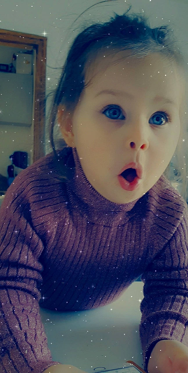 Clara a rejoint le concours — aidez-le/la à gagner de superbes lots ! beauty, cheek, child, chin, cool, eye, eyebrow, face, forehead, fun, head, iris, lip, mouth, nose, person, photography, portrait, skin, smile