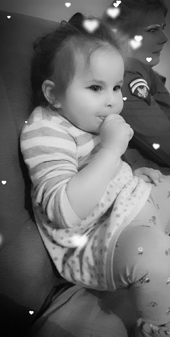 Clara a rejoint le concours — aidez-le/la à gagner de superbes lots ! baby, beauty, black, black_and_white, cheek, child, eye, face, head, lip, monochrome, monochrome_photography, nose, person, photograph, photography, skin, snapshot, style, toddler