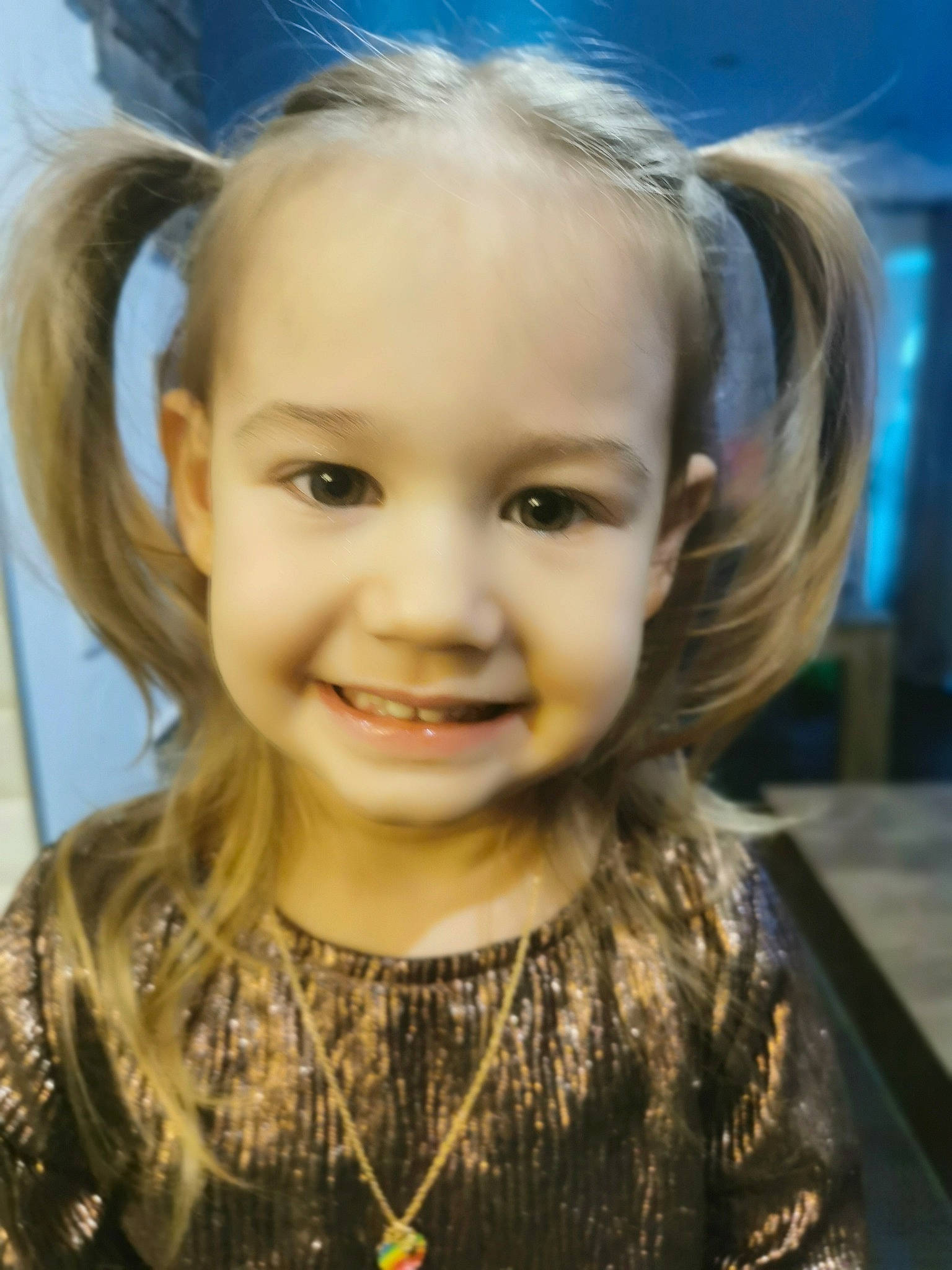 Lucie participe au concours pour gagner de l'argent avec cette photo : beauty, cheek, chin, ear, eye, eyebrow, eyelash, facial_expression, flash_photography, forehead, fun, hair, happy, iris, joy, lip, mouth, nose, person, skin