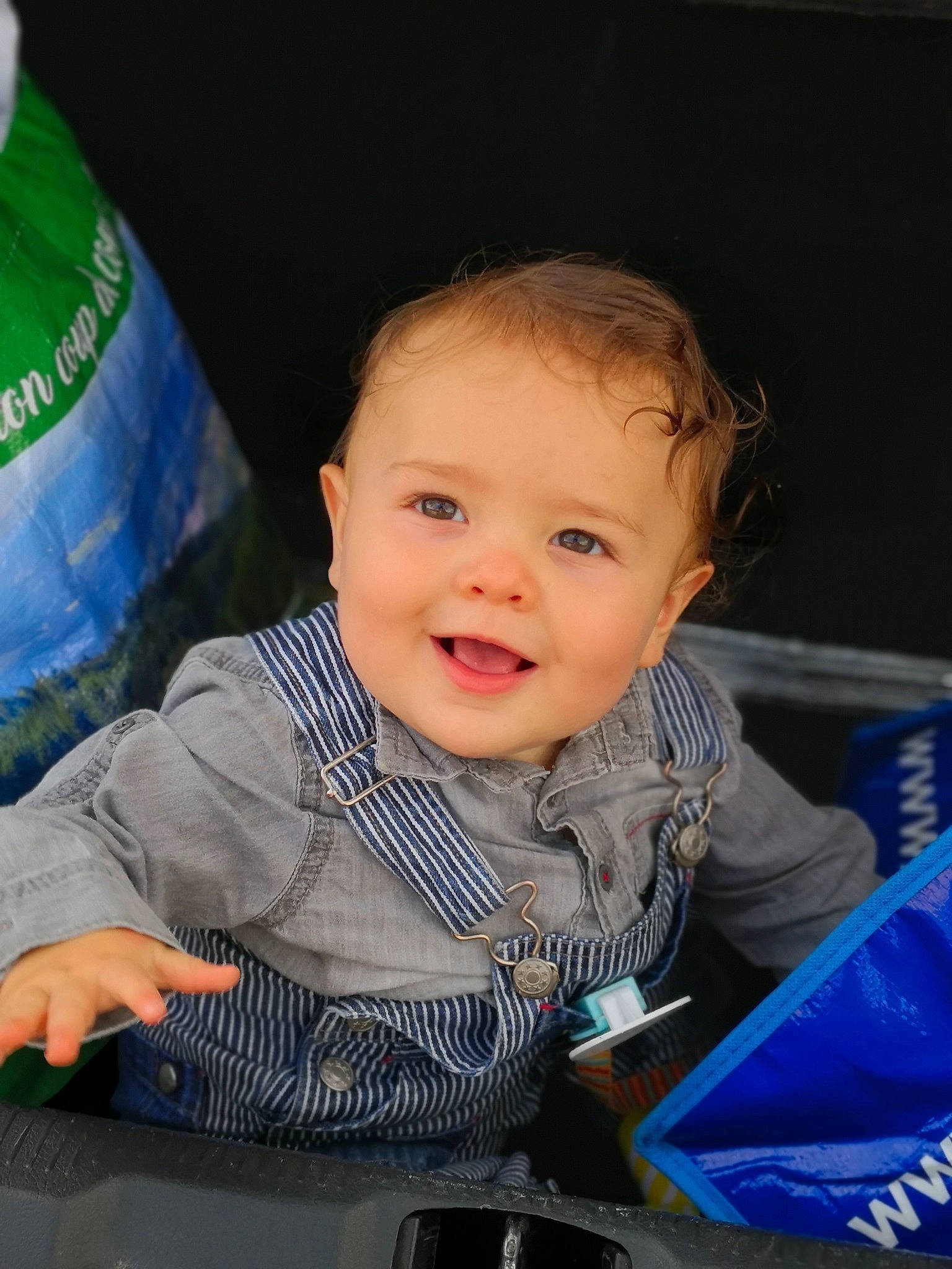 Léo a rejoint le concours — aidez-le/la à gagner de superbes lots ! baby, baby_carriage, baby_products, cheek, child, eye, face, head, joy, nose, person, play, product, sitting, skin, smile, toddler