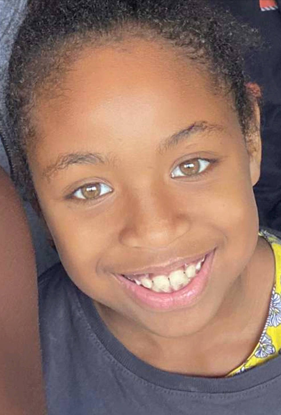 Victoria a rejoint le concours — aidez-le/la à gagner de superbes lots ! beauty, black_hair, cheek, chin, close_up, cool, cosmetic_dentistry, ear, eyebrow, eyelash, forehead, happy, iris, jaw, joy, lip, nose, organ, person, skin