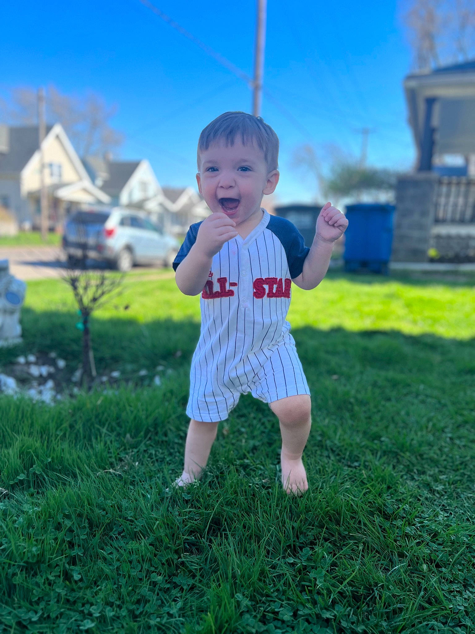 Mahdi is registered to the contest to win money with this photo: baby, baby_toddler_clothing, child, electric_blue, fun, grass, grassland, happy, leaf, leisure, meadow, people, people_in_nature, person, plant, recreation, sky, smile, sunlight, t_shirt