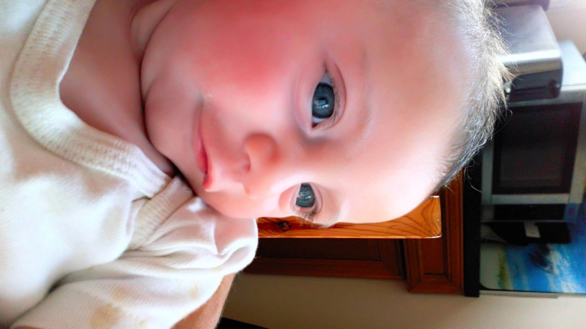 Laureline a rejoint le concours — aidez-le/la à gagner de superbes lots ! baby, baby_toddler_clothing, cheek, chin, ear, eye, eyebrow, eyelash, facial_expression, forehead, human_body, iris, lip, mammal, mouth, neck, nose, person, skin, sleeve