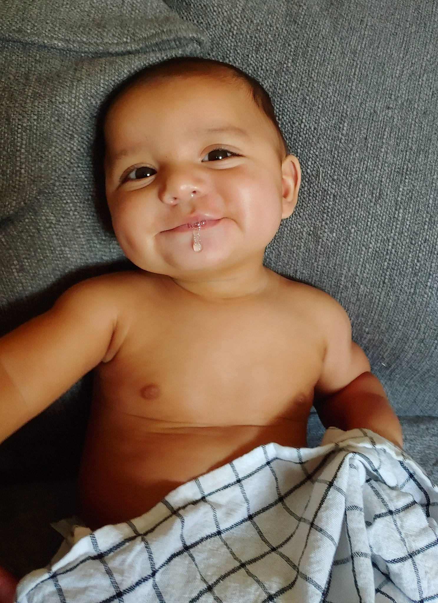 Domanic is registered to the contest to win money with this photo: cheek, chest, chin, eye, eyebrow, face, facial_expression, flash_photography, hairstyle, happy, head, iris, lip, muscle, neck, nose, person, skin, smile, stomach